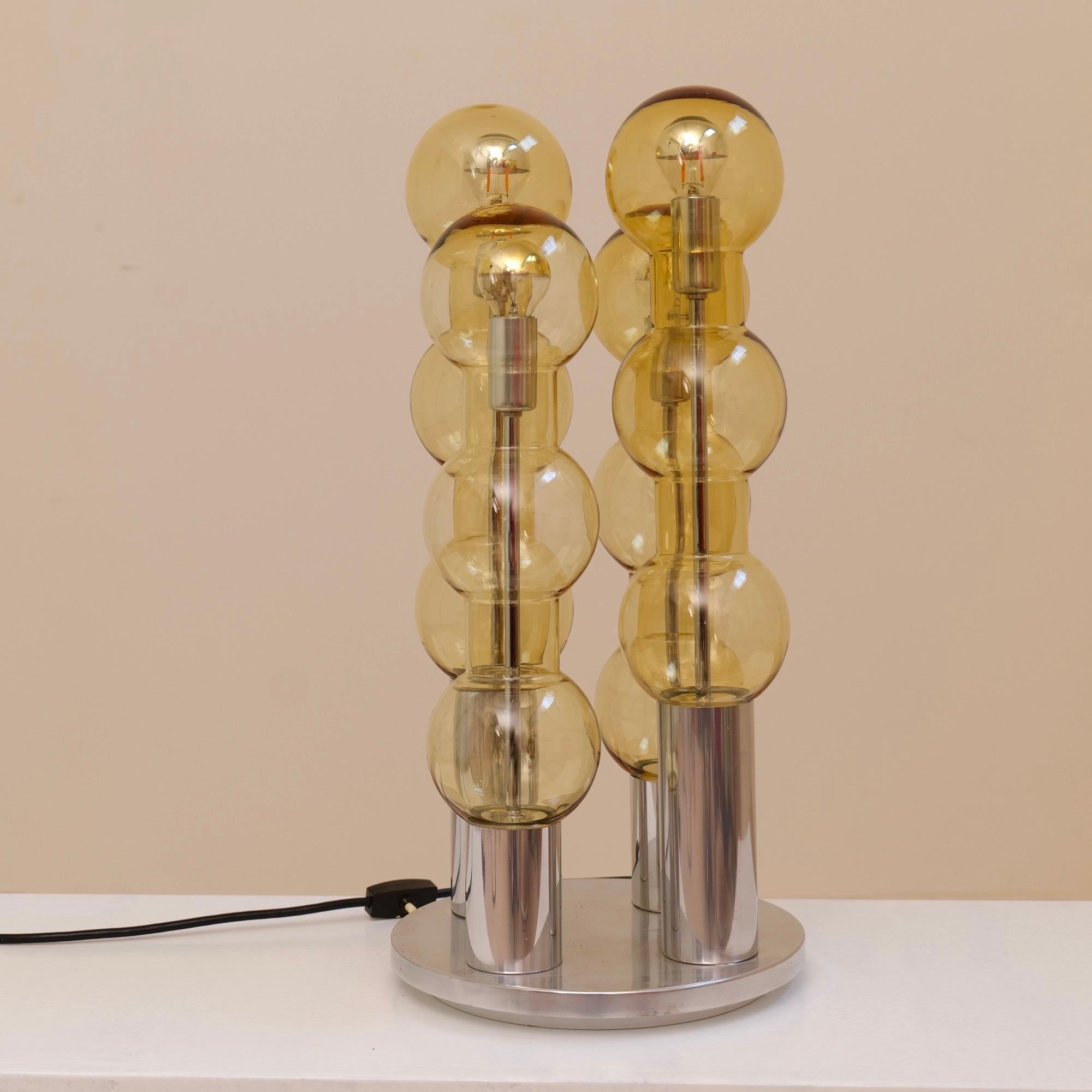 - una splendida lampada Bubbleglaspe von Doria con 4 luci
- sehr guter Zustand ohne Beschädigungen
- schöne Patina

60 cm x 27 cm