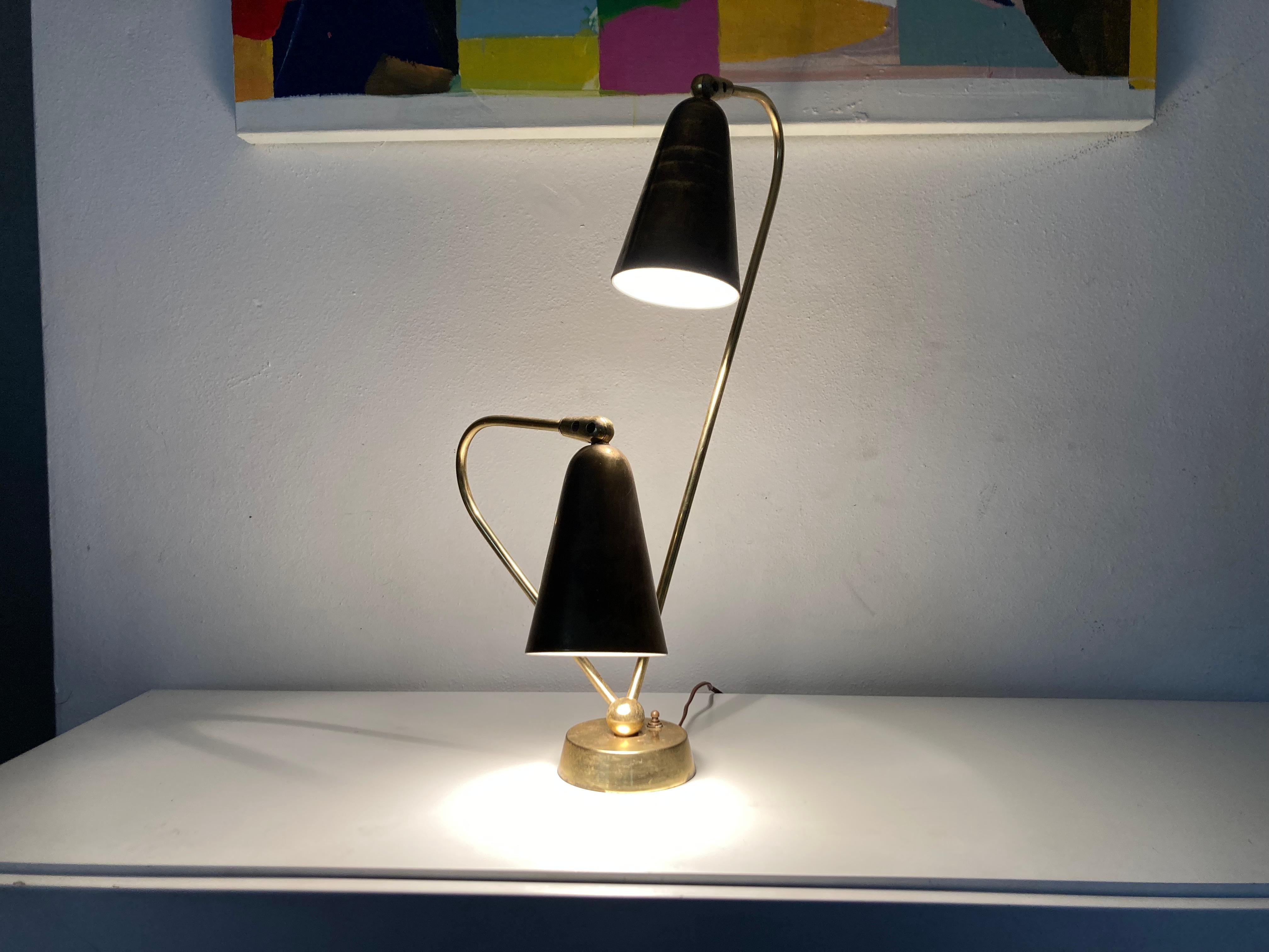 Superbe lampe de bureau en laiton dans le style de Paavo Tynell, États-Unis, années 1950 8