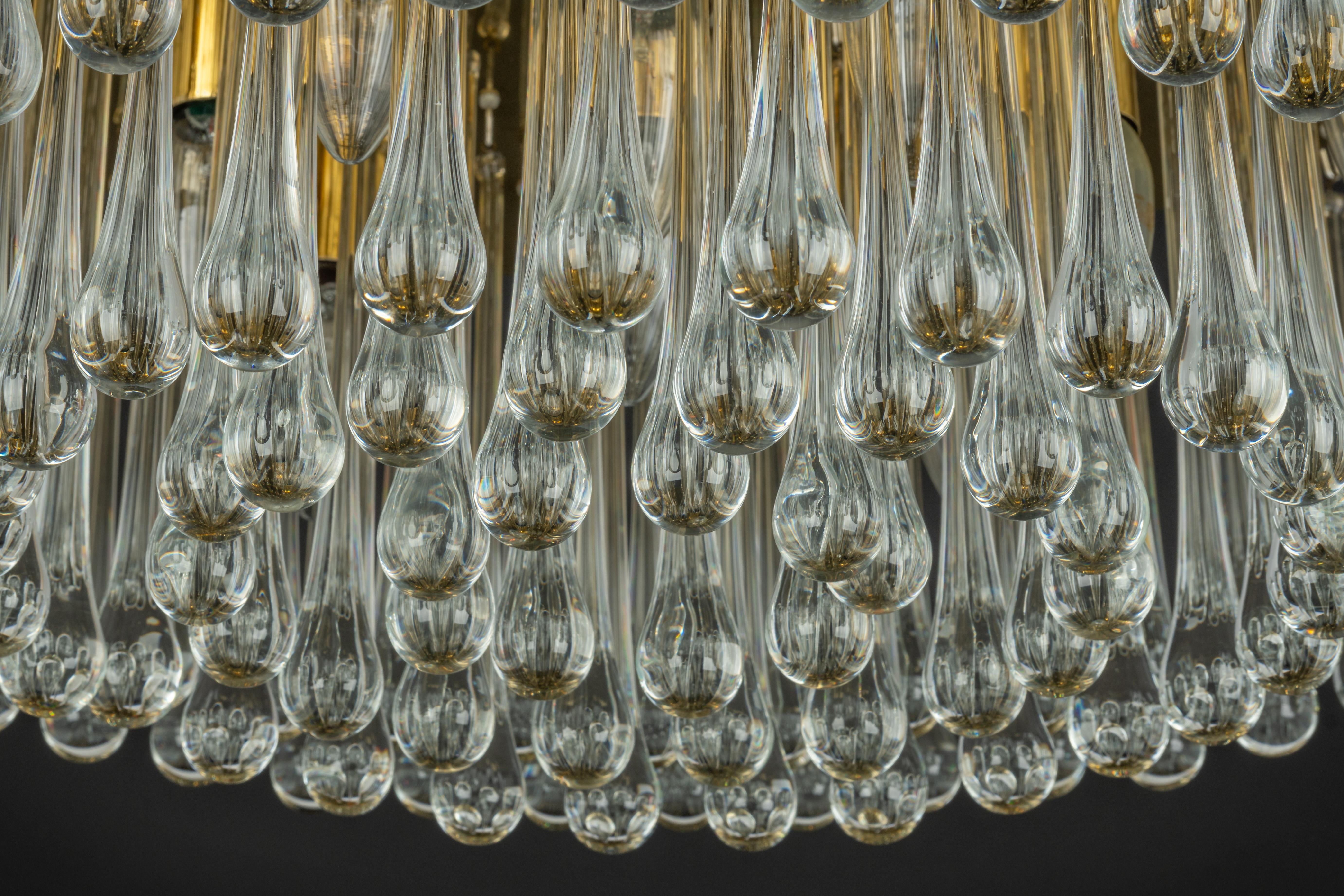 Atemberaubende Tropfenglas-Leuchte aus Messing mit Tränenglasur, Kalmar, Österreich, 1970er Jahre im Angebot 5