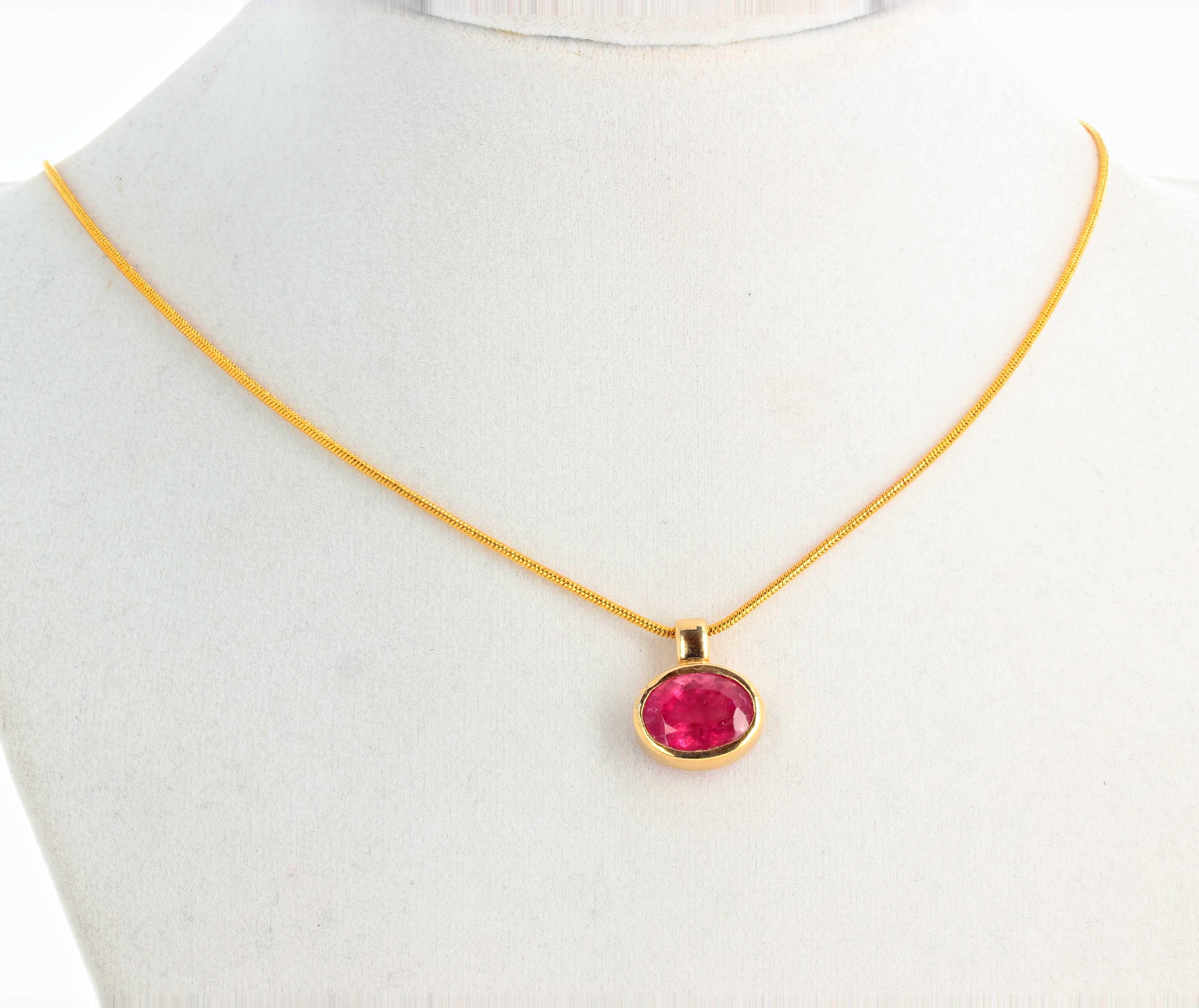 Stunning Bright Precious PinkRed Rubelite Tourmaline 18Kt Yellow Gold Pendant In New Condition In Raleigh, NC