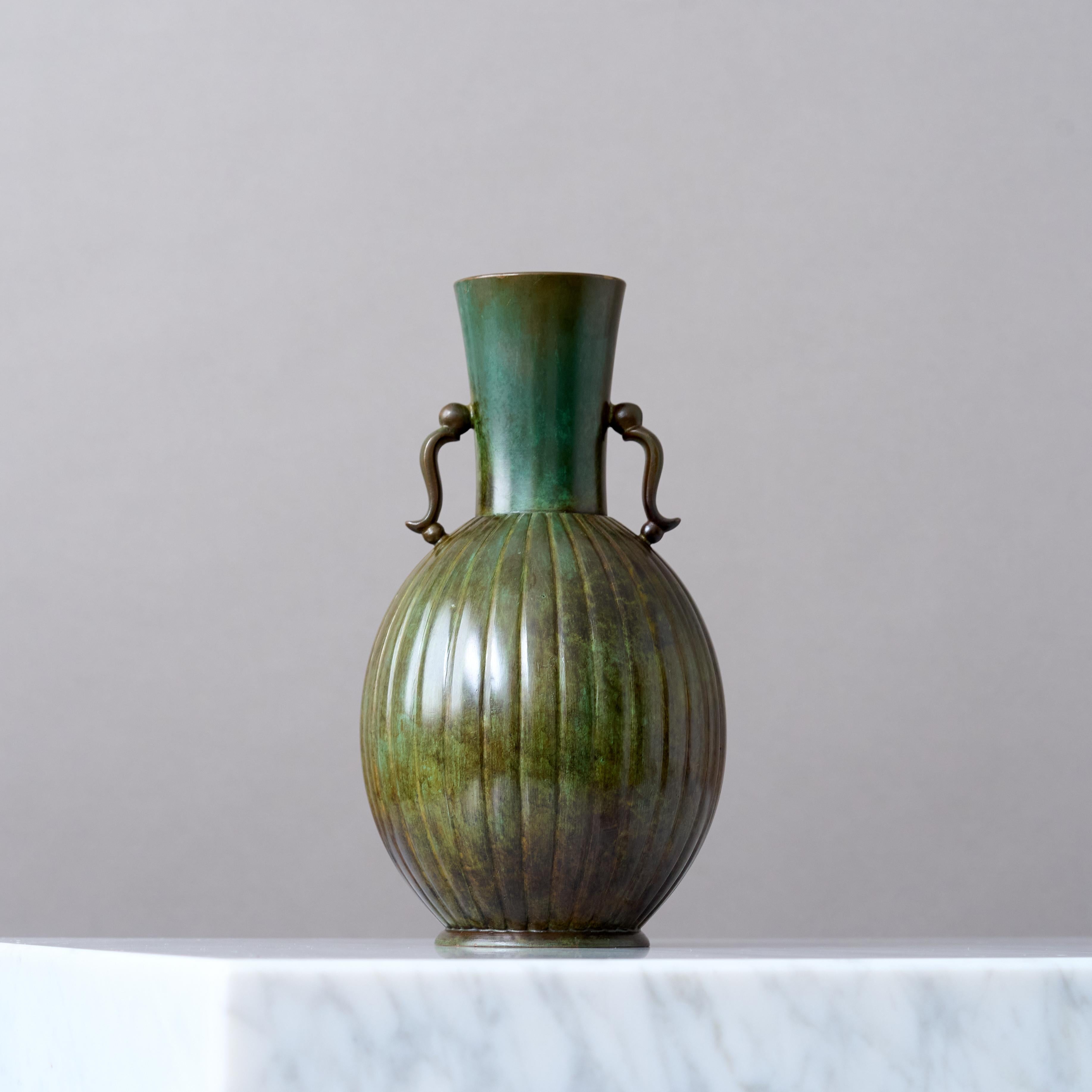 Calco Stupendo vaso Art Deco in bronzo di GAB Guldsmedsaktiebolaget, Svezia, anni '30. in vendita