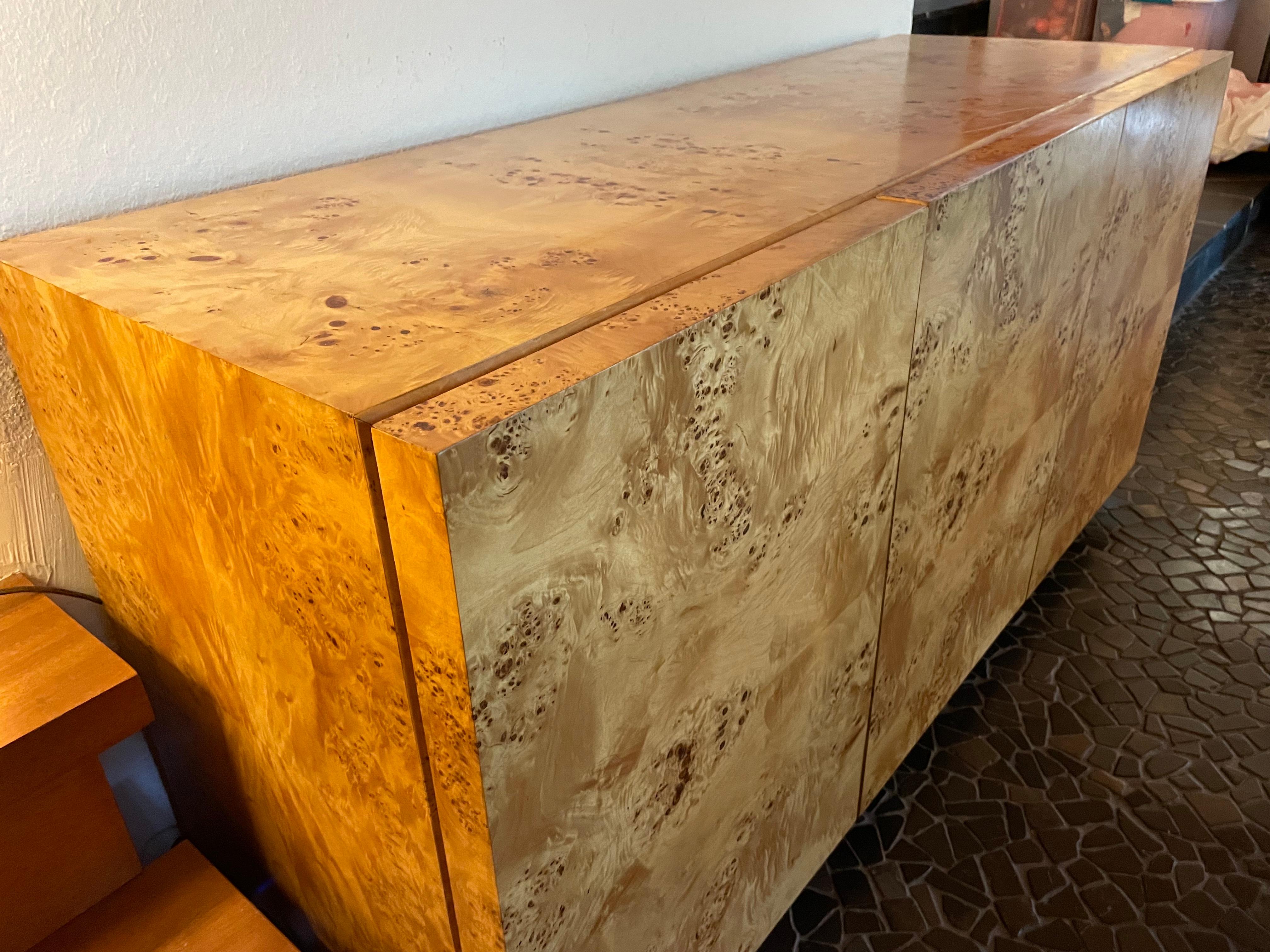 Stunning Burl Wood Credenza by Arthur Umanoff for Dillingham, Circa 1970s For Sale 6
