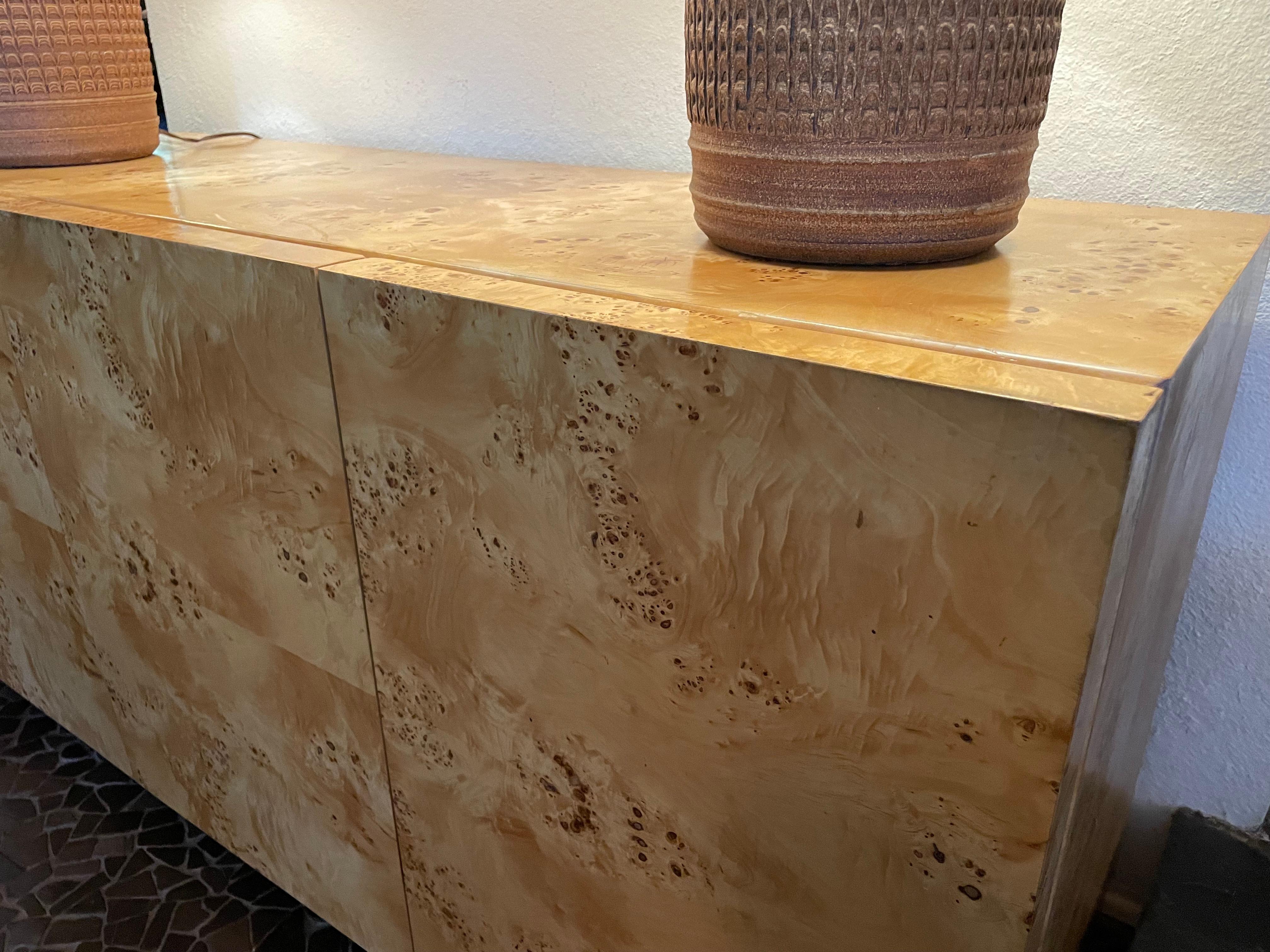 Stunning Burl Wood Credenza by Arthur Umanoff for Dillingham, Circa 1970s For Sale 9