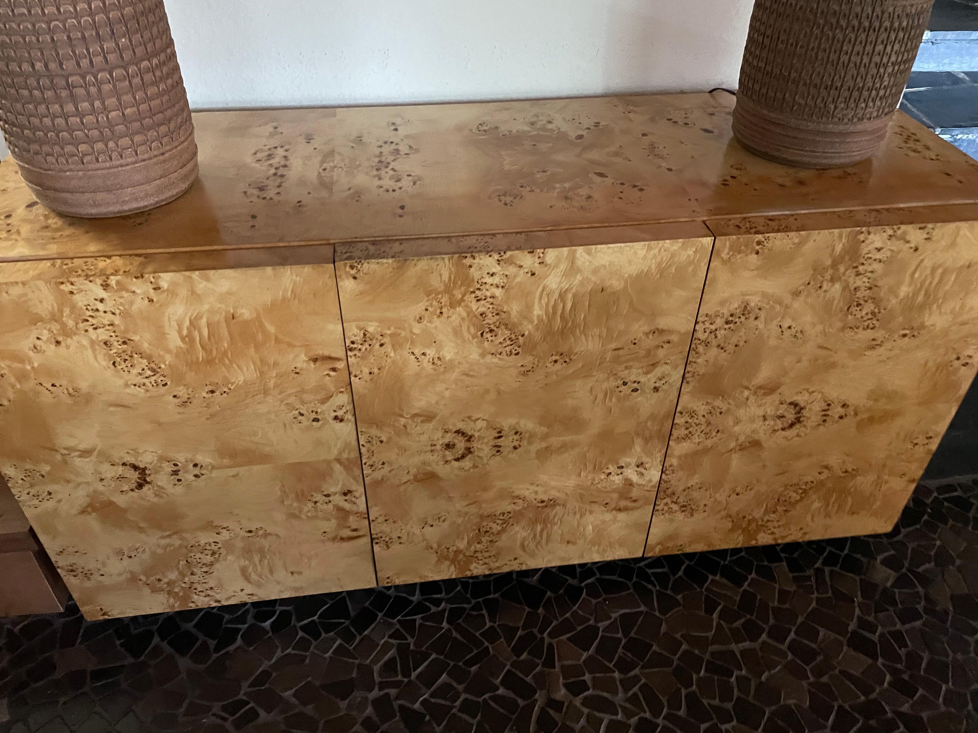 Stunning Burl Wood Credenza by Arthur Umanoff for Dillingham, Circa 1970s For Sale 11