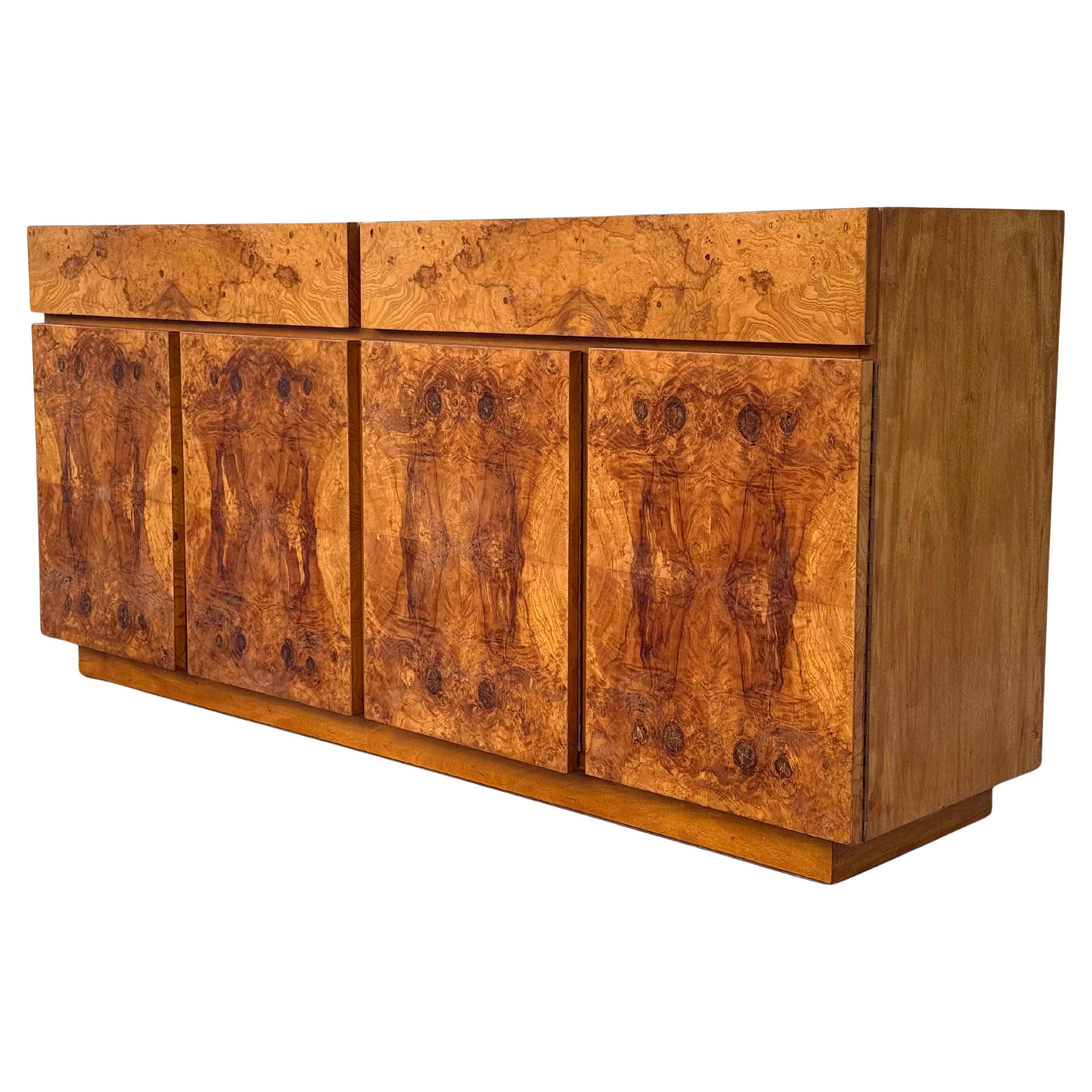 Stunning Burl Wood Credenza Dresser by Roland Carter for Lane, 1970s For Sale 4