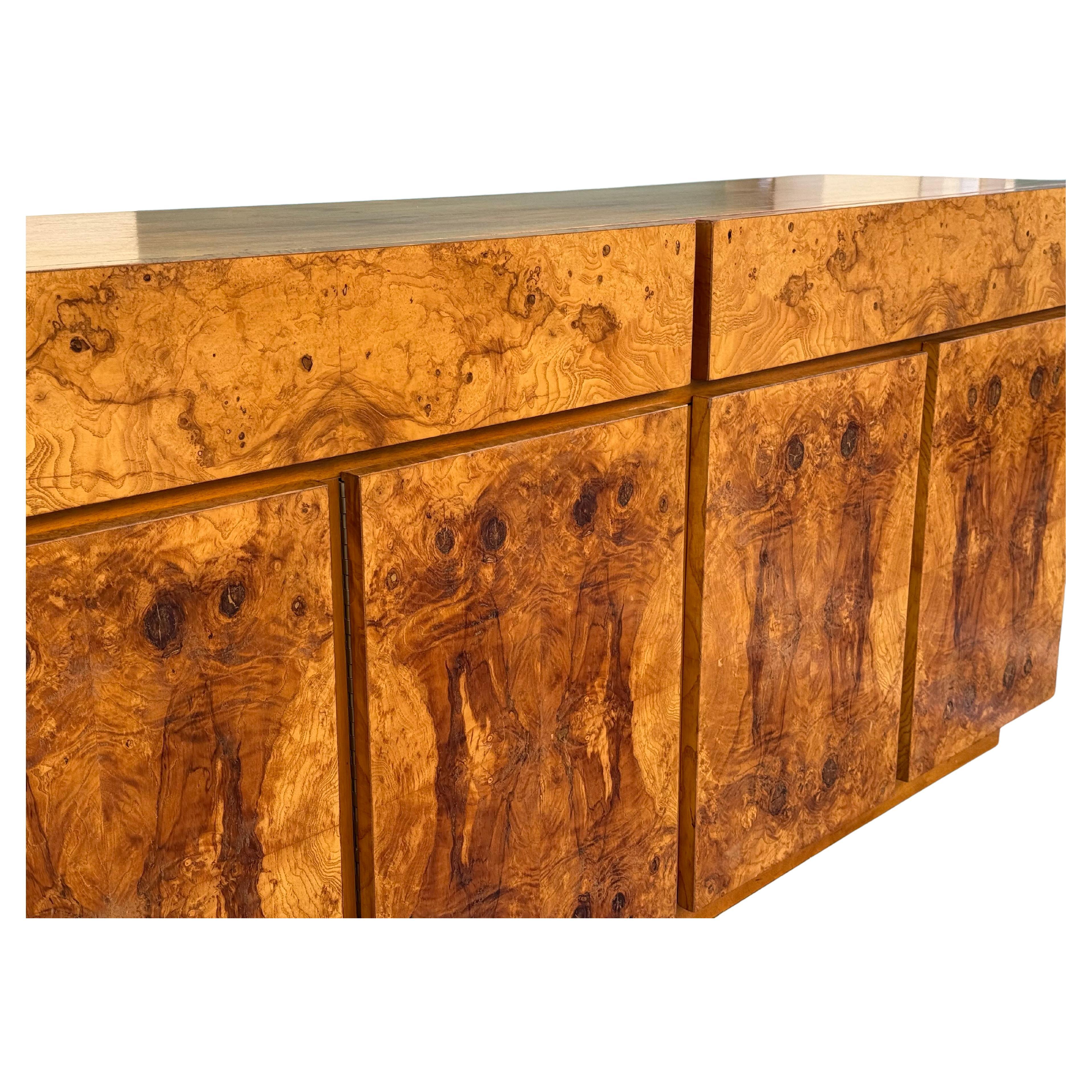 Mid-Century Modern Stunning Burl Wood Credenza Dresser by Roland Carter for Lane, 1970s For Sale