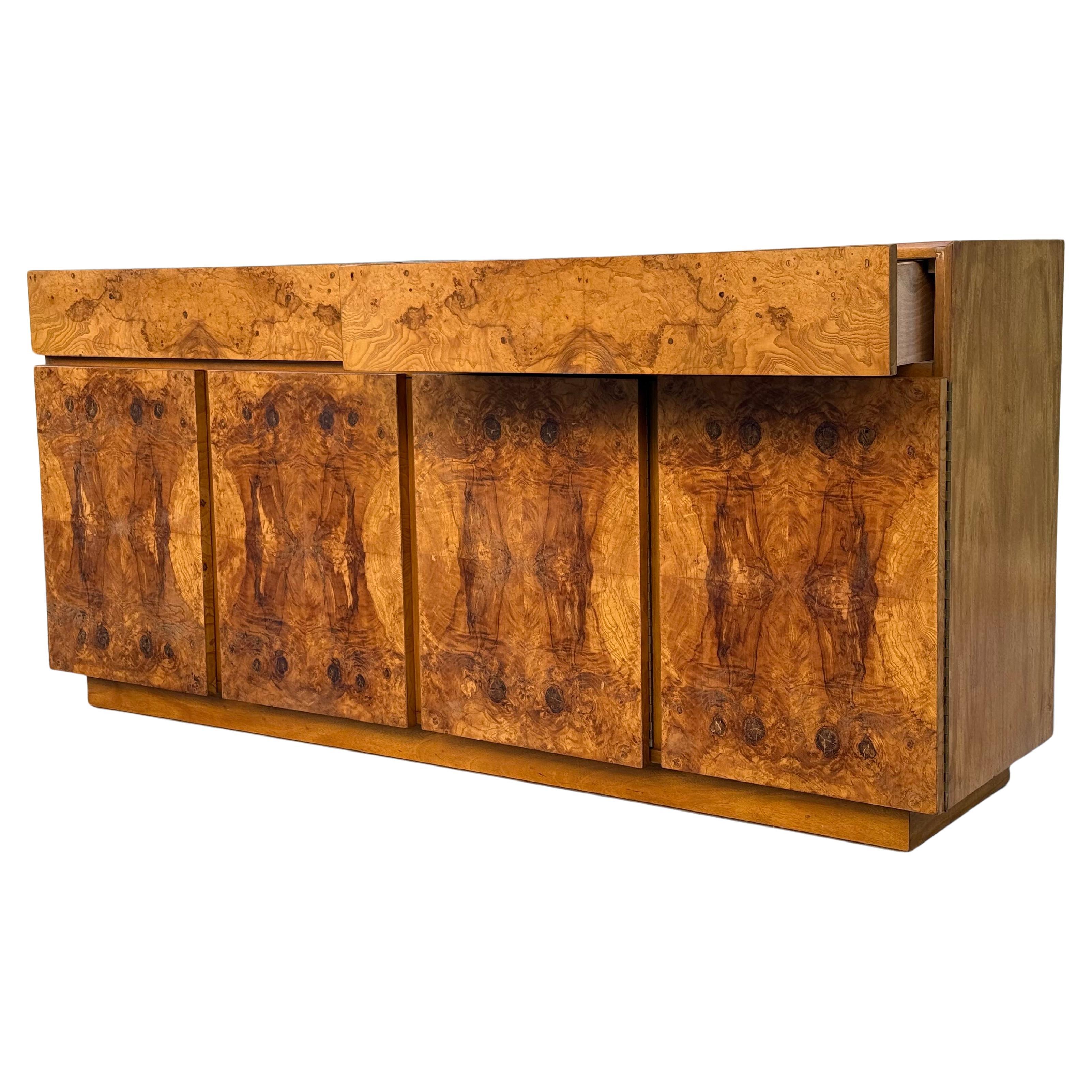 Stunning Burl Wood Credenza Dresser by Roland Carter for Lane, 1970s In Good Condition For Sale In Los Angeles, CA