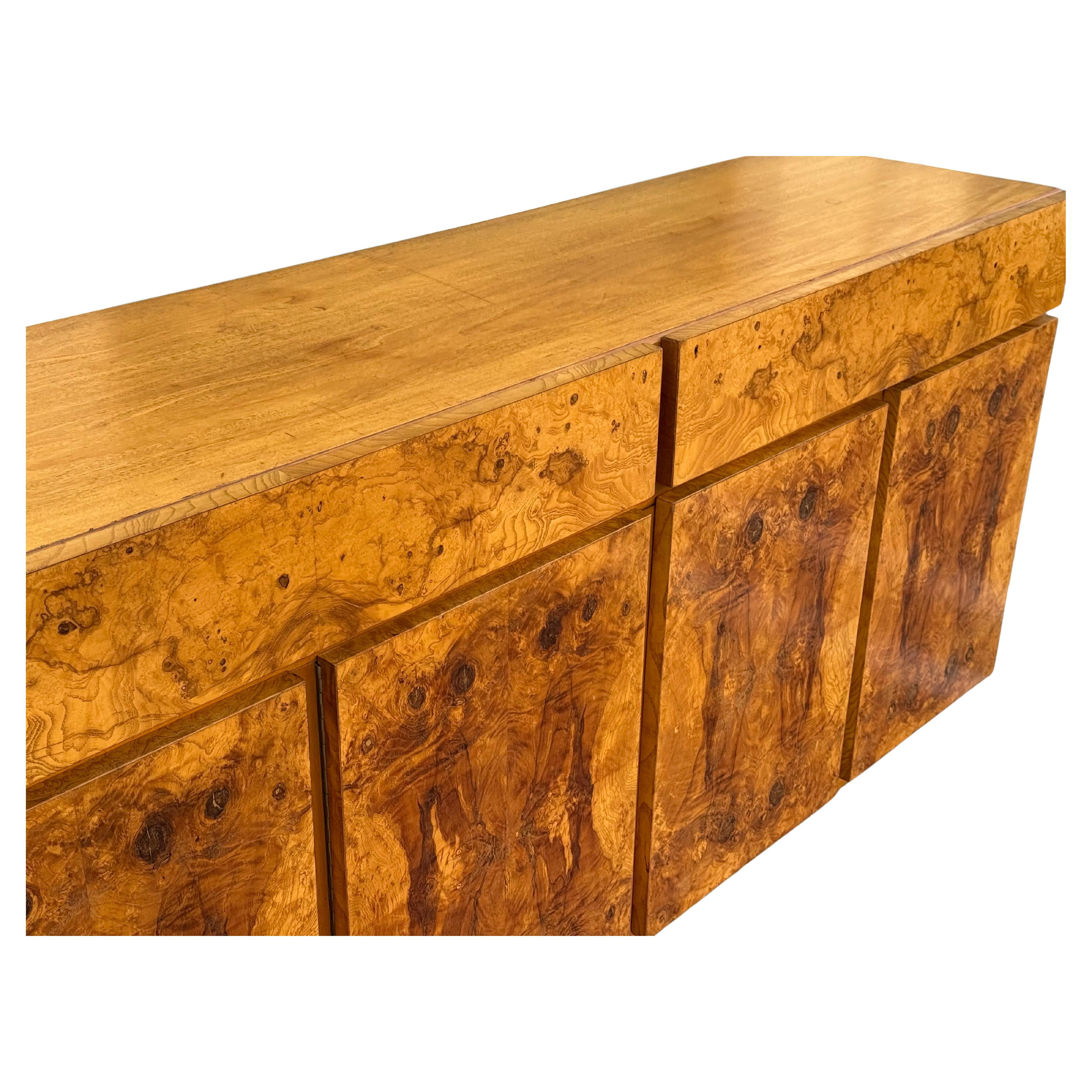 Stunning Burl Wood Credenza Dresser by Roland Carter for Lane, 1970s For Sale 3