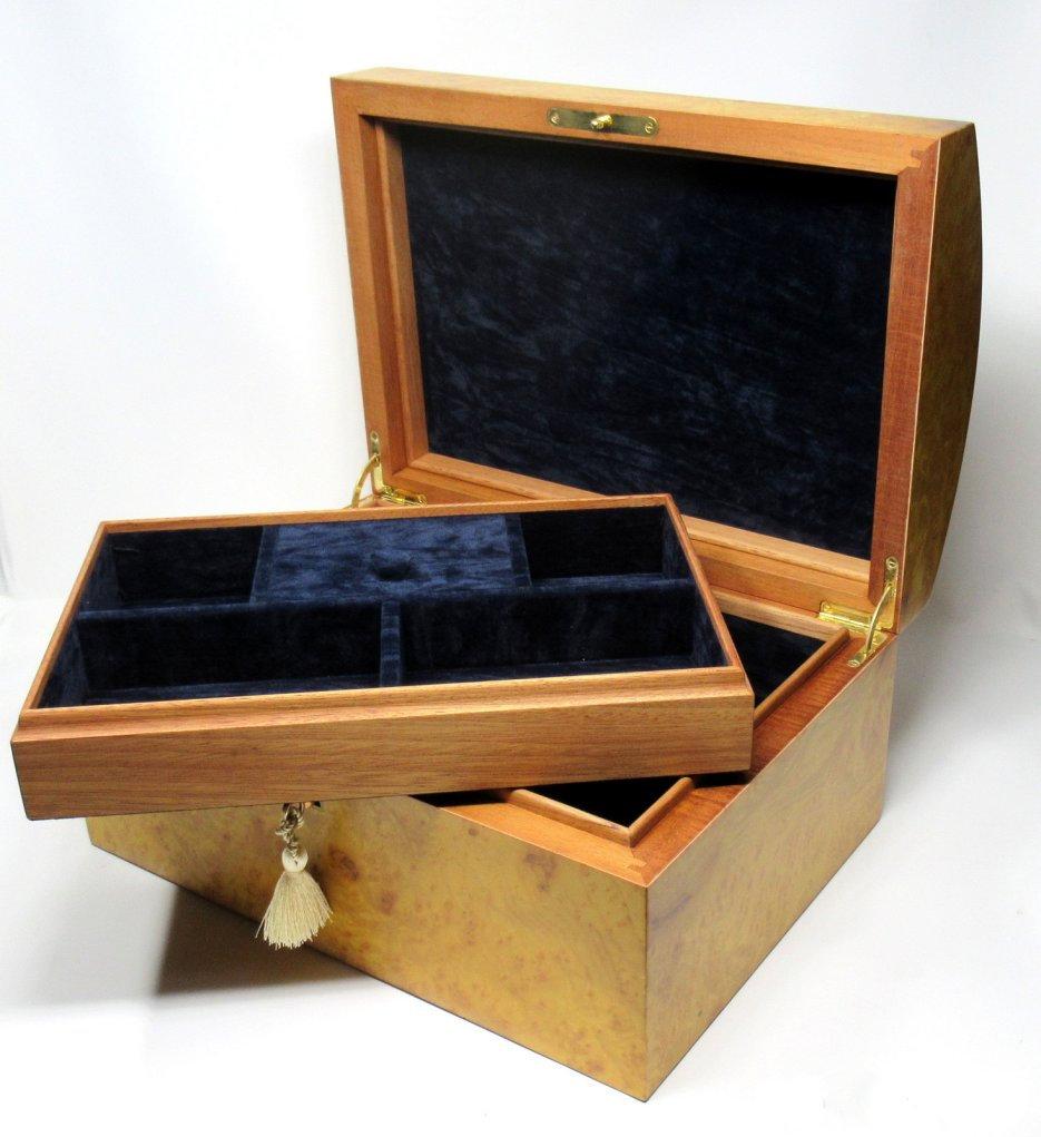 Modern Stunning Burr Burl Walnut Wood Jewellery Box Casket Manning of Ireland Irish New