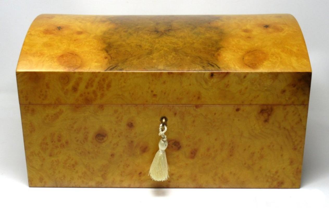 Contemporary Stunning Burr Burl Walnut Wood Jewellery Box Casket Manning of Ireland Irish New