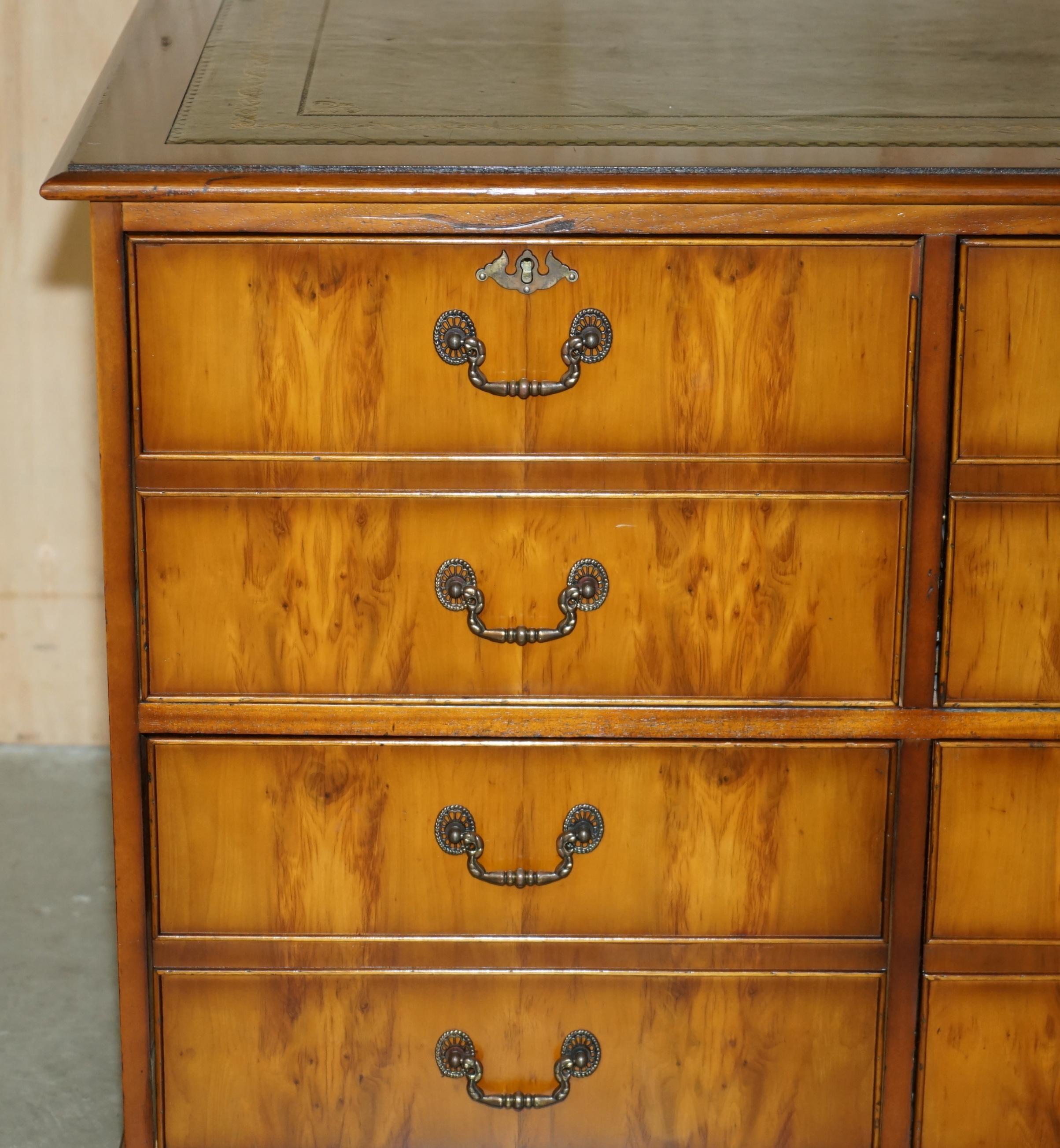 English STUNNING BURR YEW WOOD GREEN LEATHER EXTRA LARGE QUAD DRAWERS FILING CABiNET For Sale