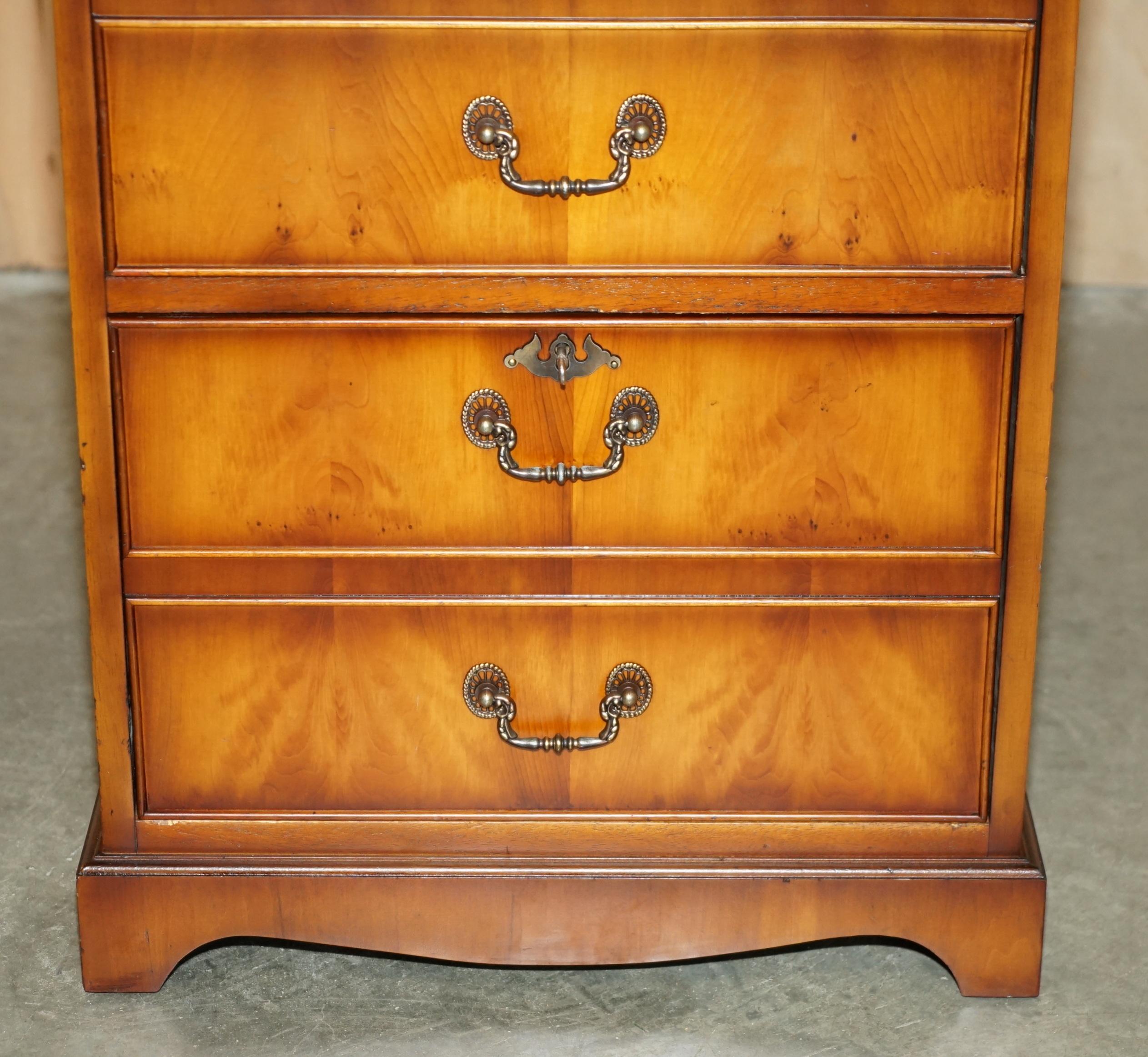 Fatto a mano STUNNiNG BURR YEW WOOD GREEN LEATHER TOPPED DRAWERS FILING CABINET PART OF SUITE in vendita