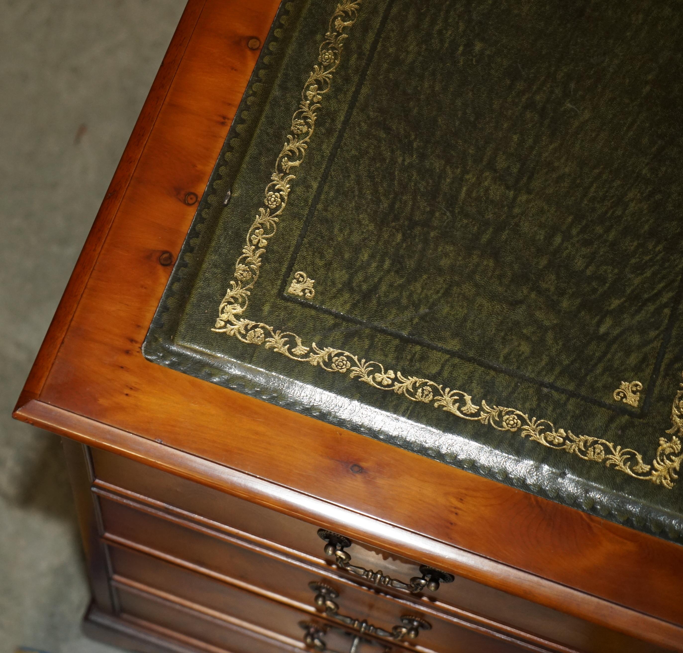 STUNNiNG BURR YEW WOOD GREEN LEATHER TOPPED DRAWERS FILING CABINET PART OF SUITE in vendita 1