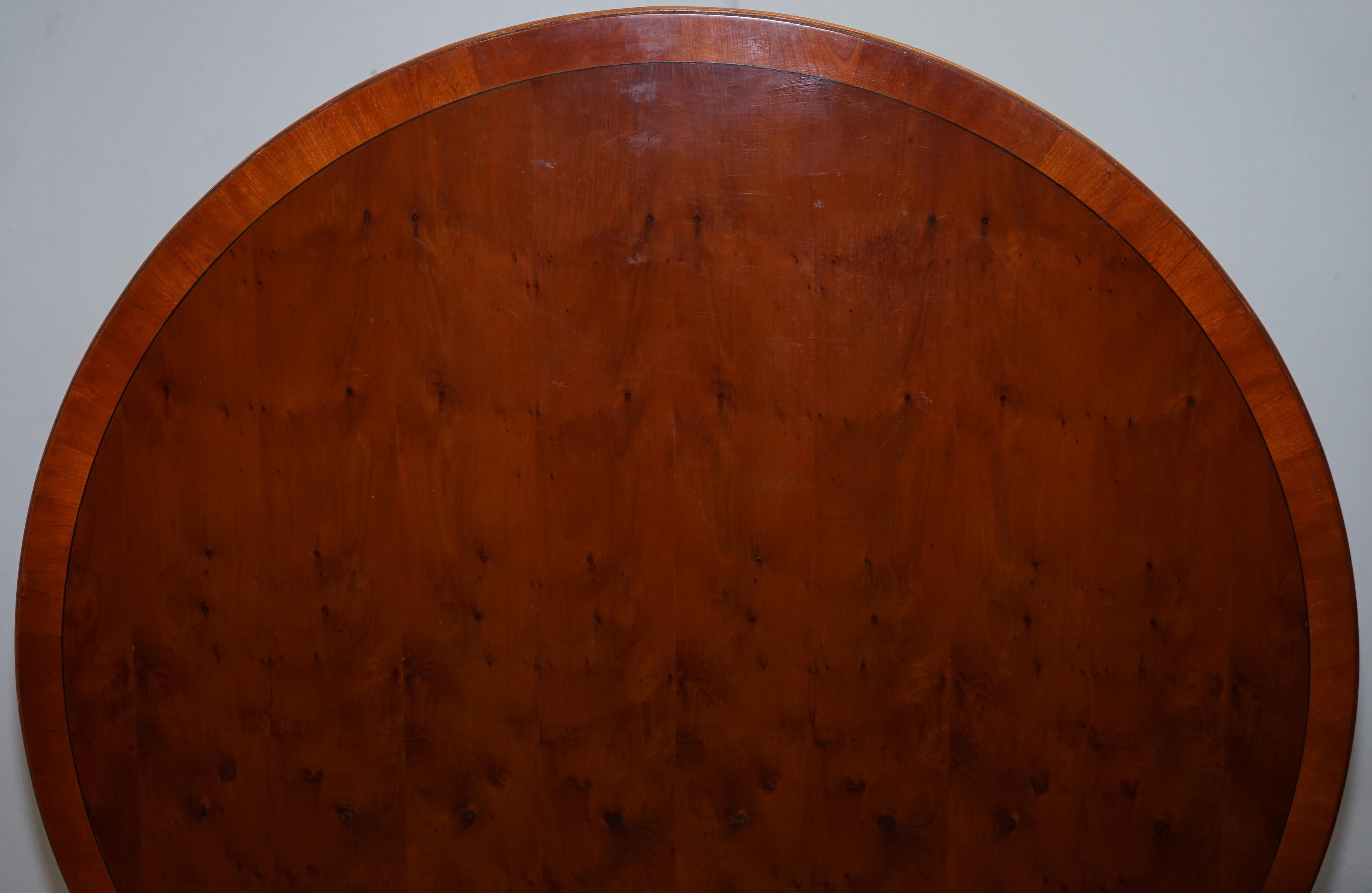 Stunning Burr Yew Wood Round Tilt-Top Dining or Occasional Centre Table Patina For Sale 13