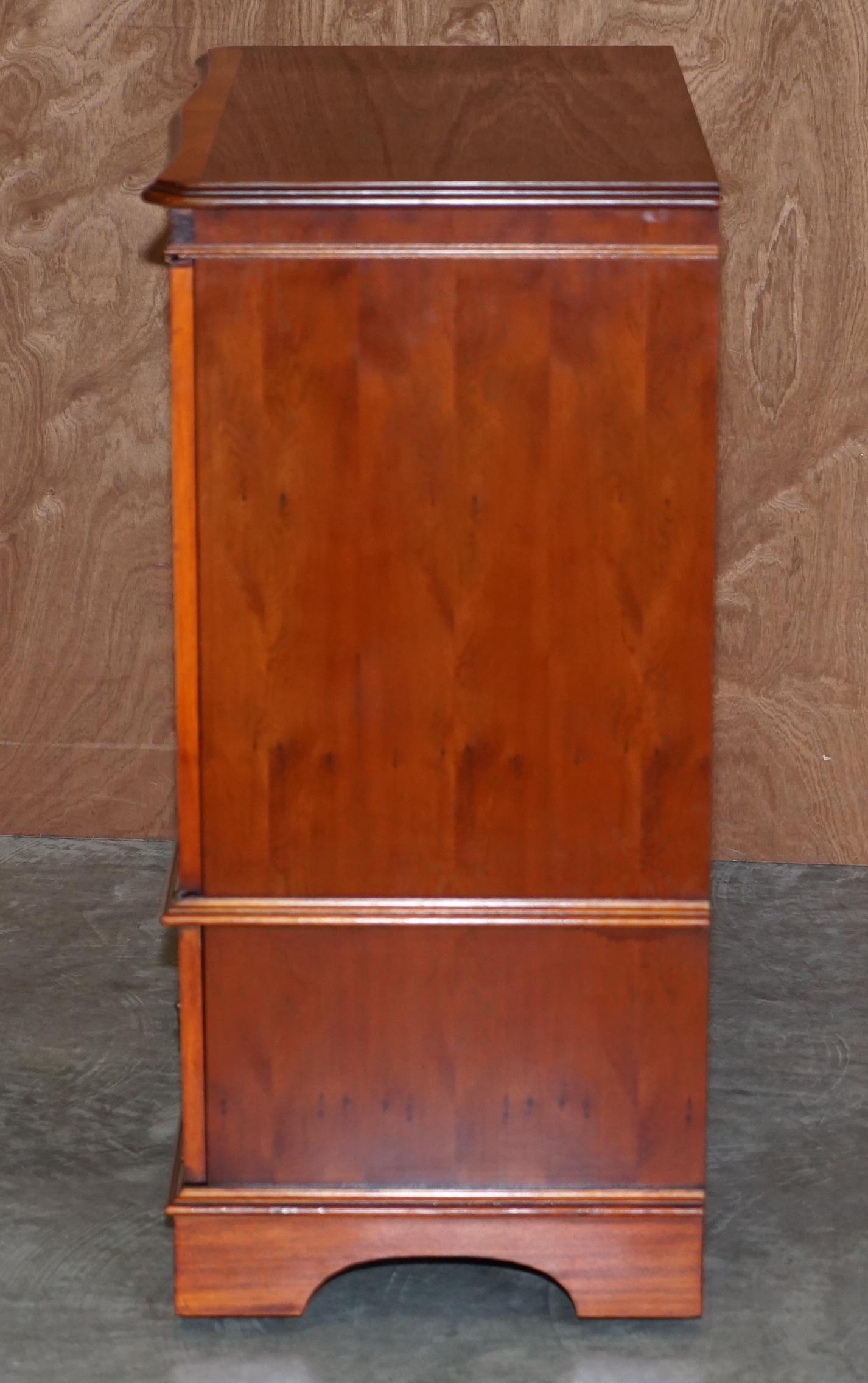 Stunning Burr Yew Wood TV Media Cupboard Designed to House Television & Boxes For Sale 3