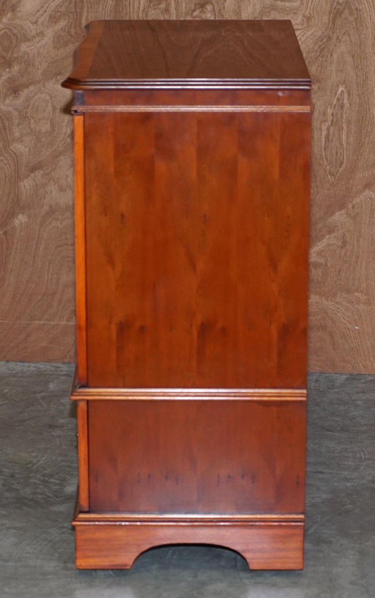 Stunning Burr Yew Wood TV Media Cupboard Designed to House Television & Boxes For Sale 6