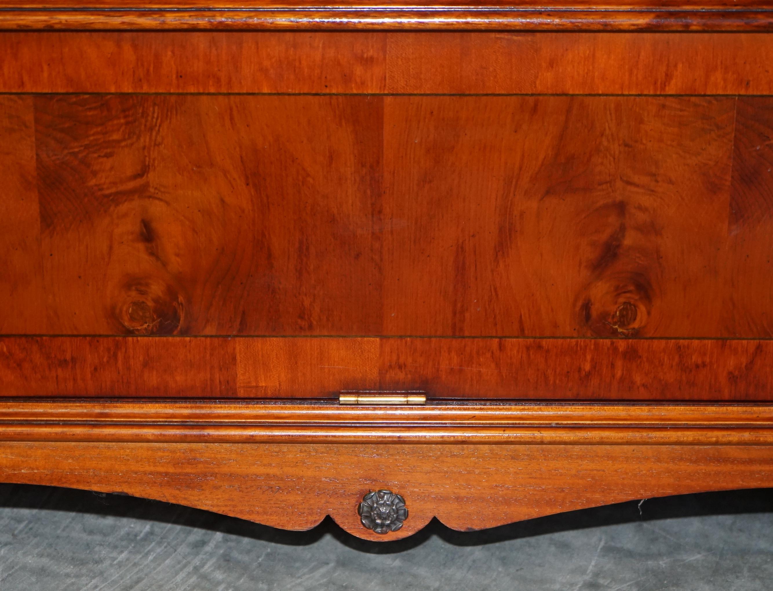 English Stunning Burr Yew Wood TV Media Cupboard Designed to House Television & Boxes For Sale