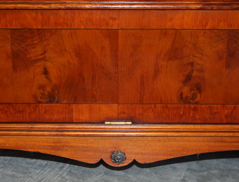 Stunning Burr Yew Wood TV Media Cupboard Designed to House Television & Boxes For Sale 1