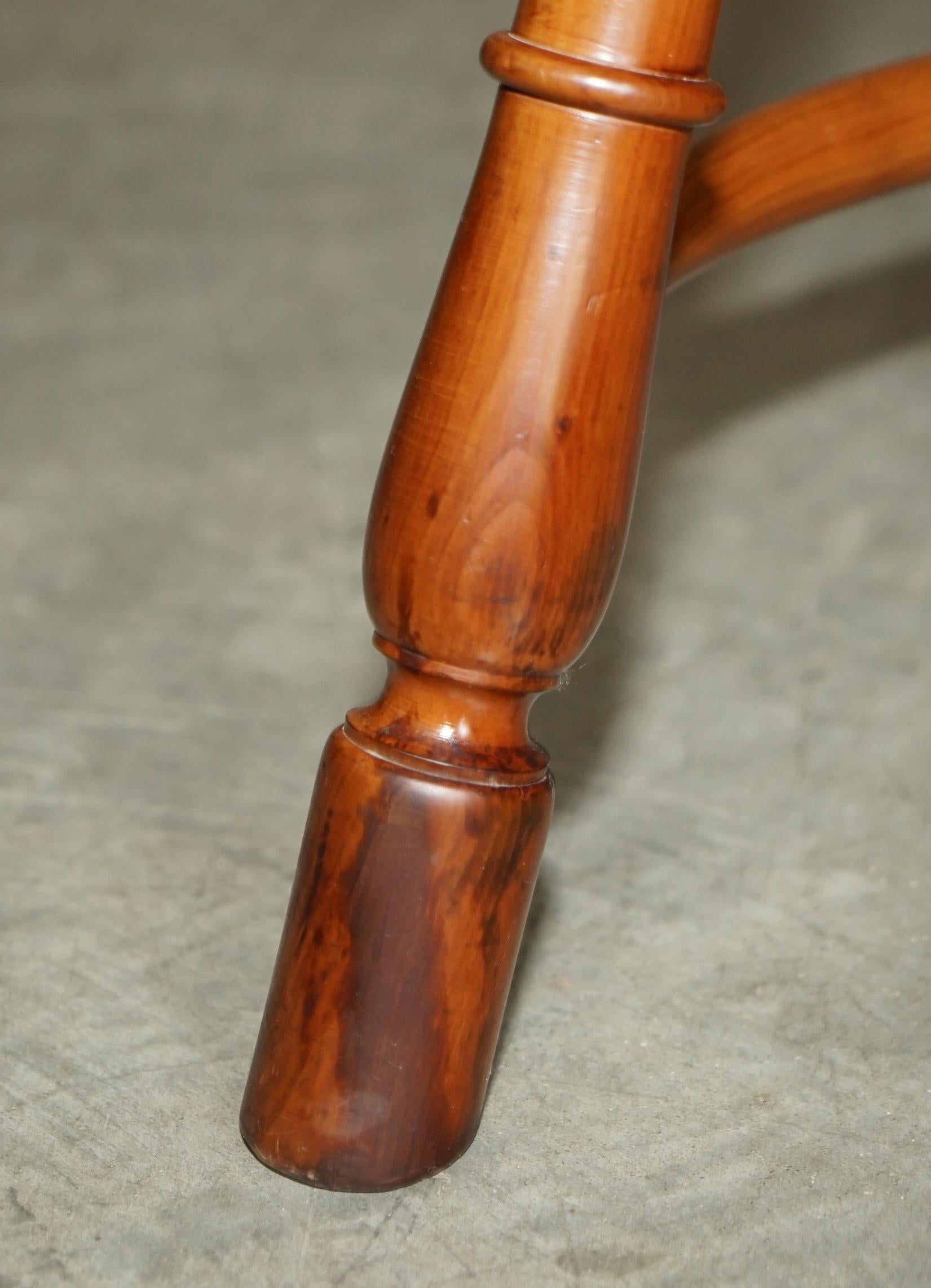 Stunning Burr Yew Wood Vintage Three Legged Stool Very Decorative Timber Grain For Sale 8