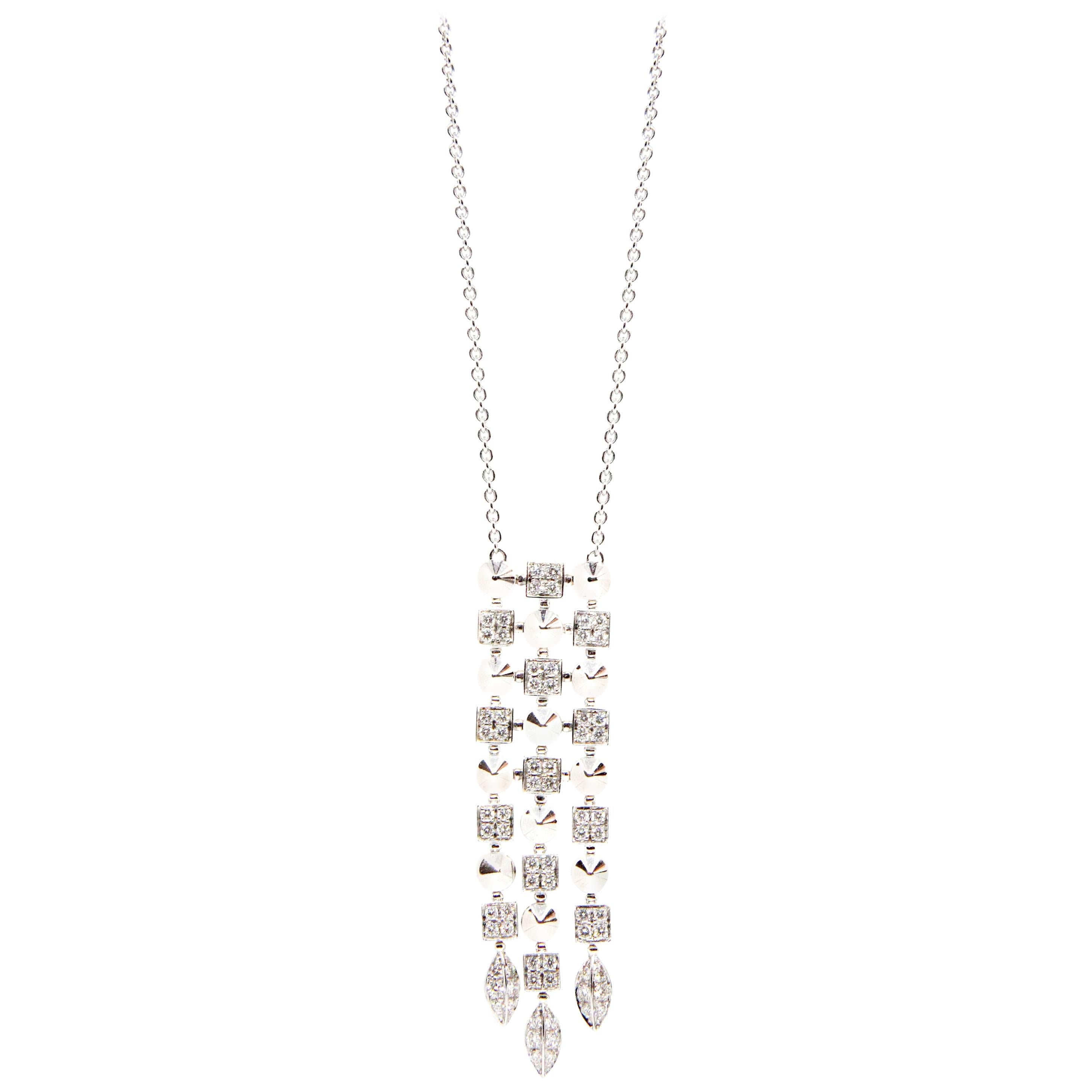 Stunning Bvlgari 18 Karat White Gold Diamond Pendant Chain Necklace