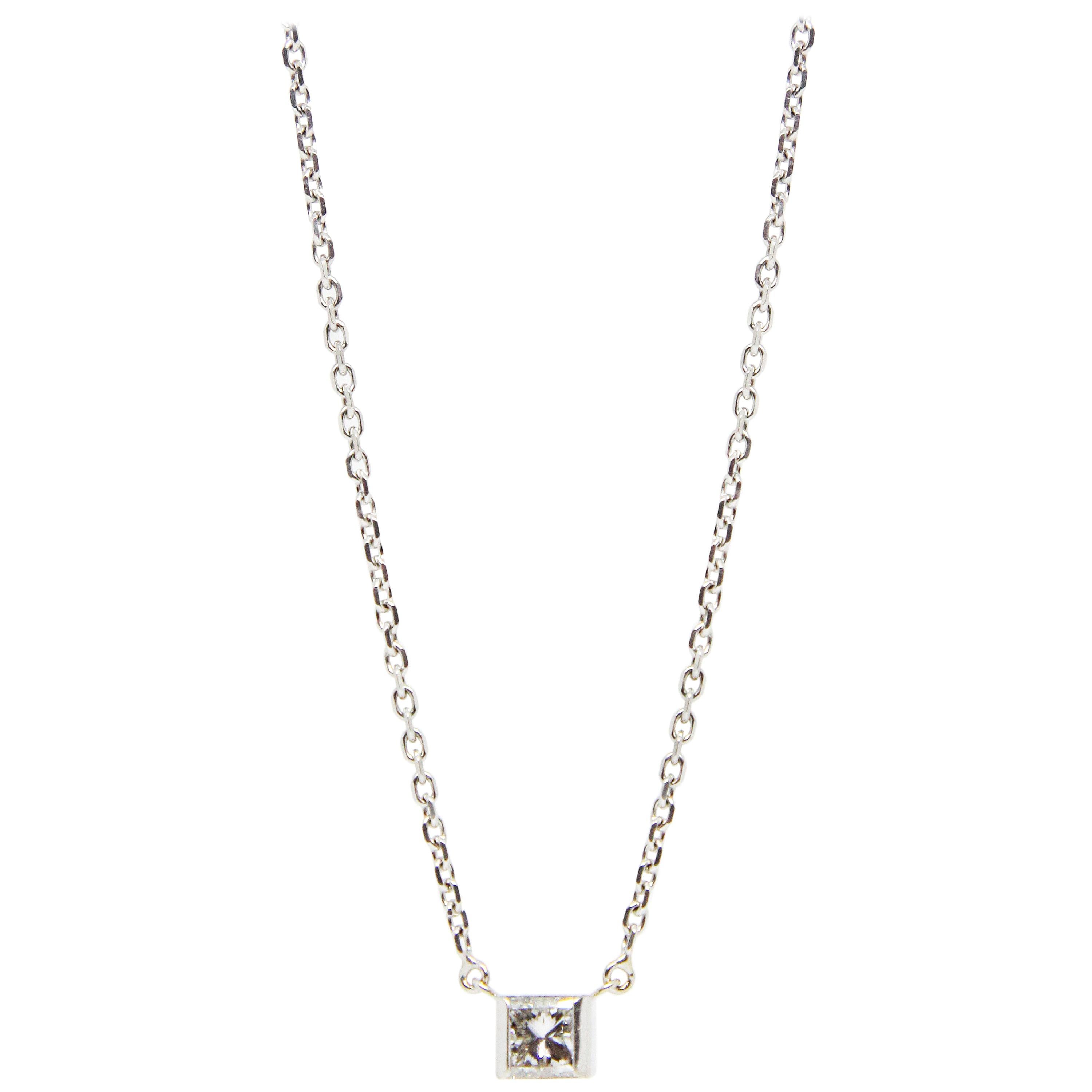 Stunning CARTIER Solitaire Diamond and White Gold Chain Necklace For Sale