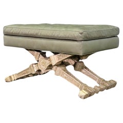 Superbe tabouret banc de style Directoire sculpté et peint à l'ancienne en crème