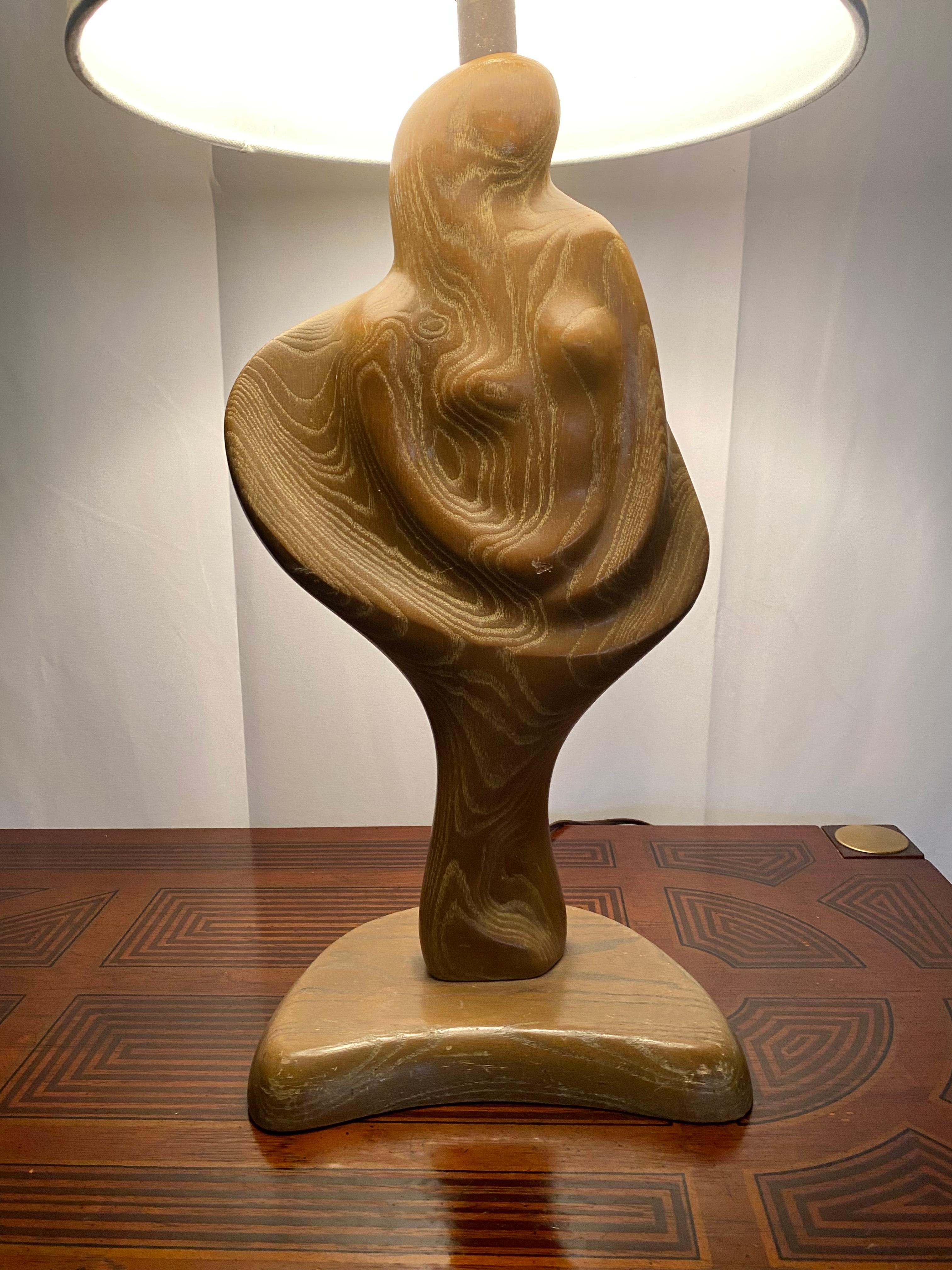 Stunning carved female lamp by Yasha Heifetz, circa 1950s In Good Condition For Sale In Buffalo, NY