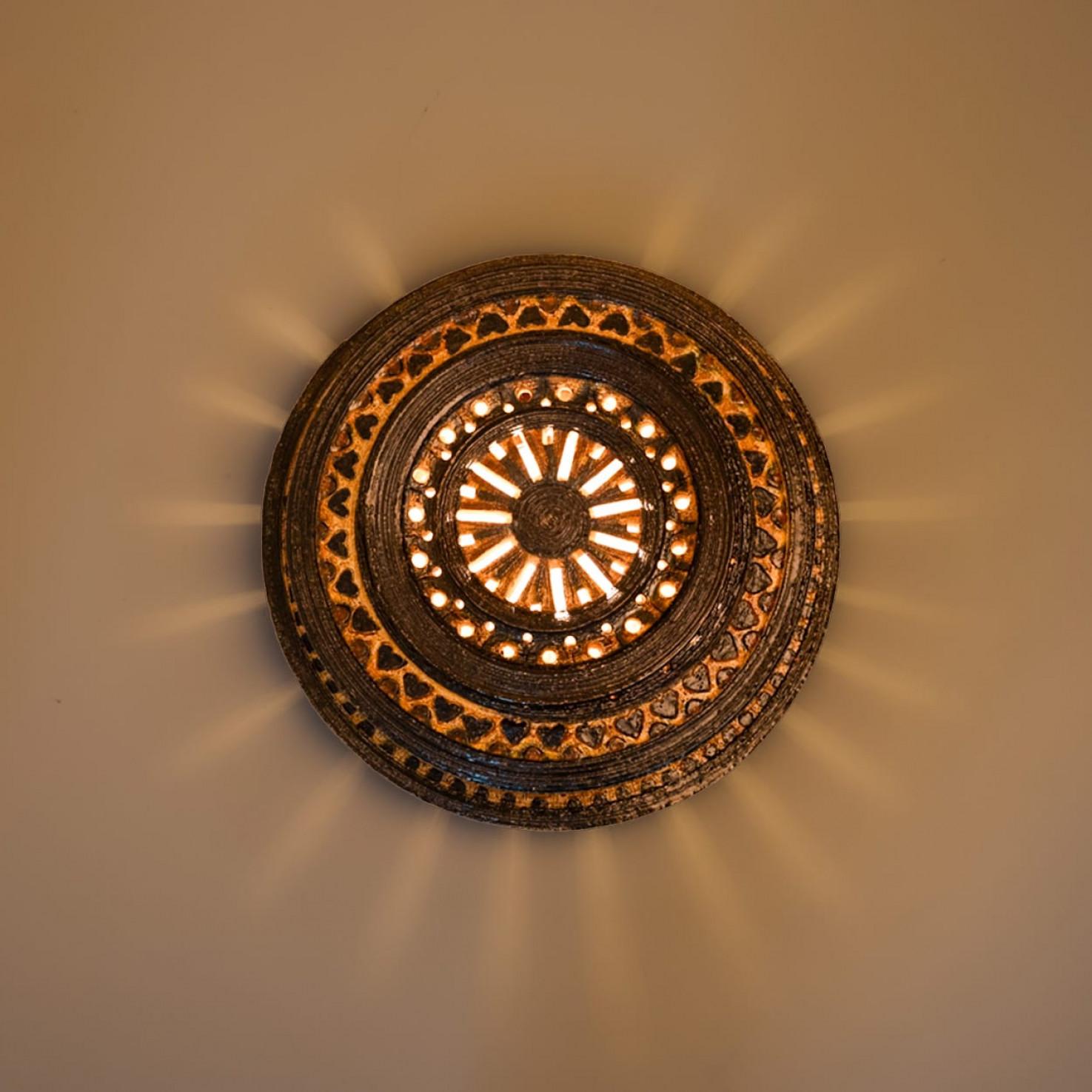 Danois Superbe lampe murale en céramique, Danemark, 1970 en vente