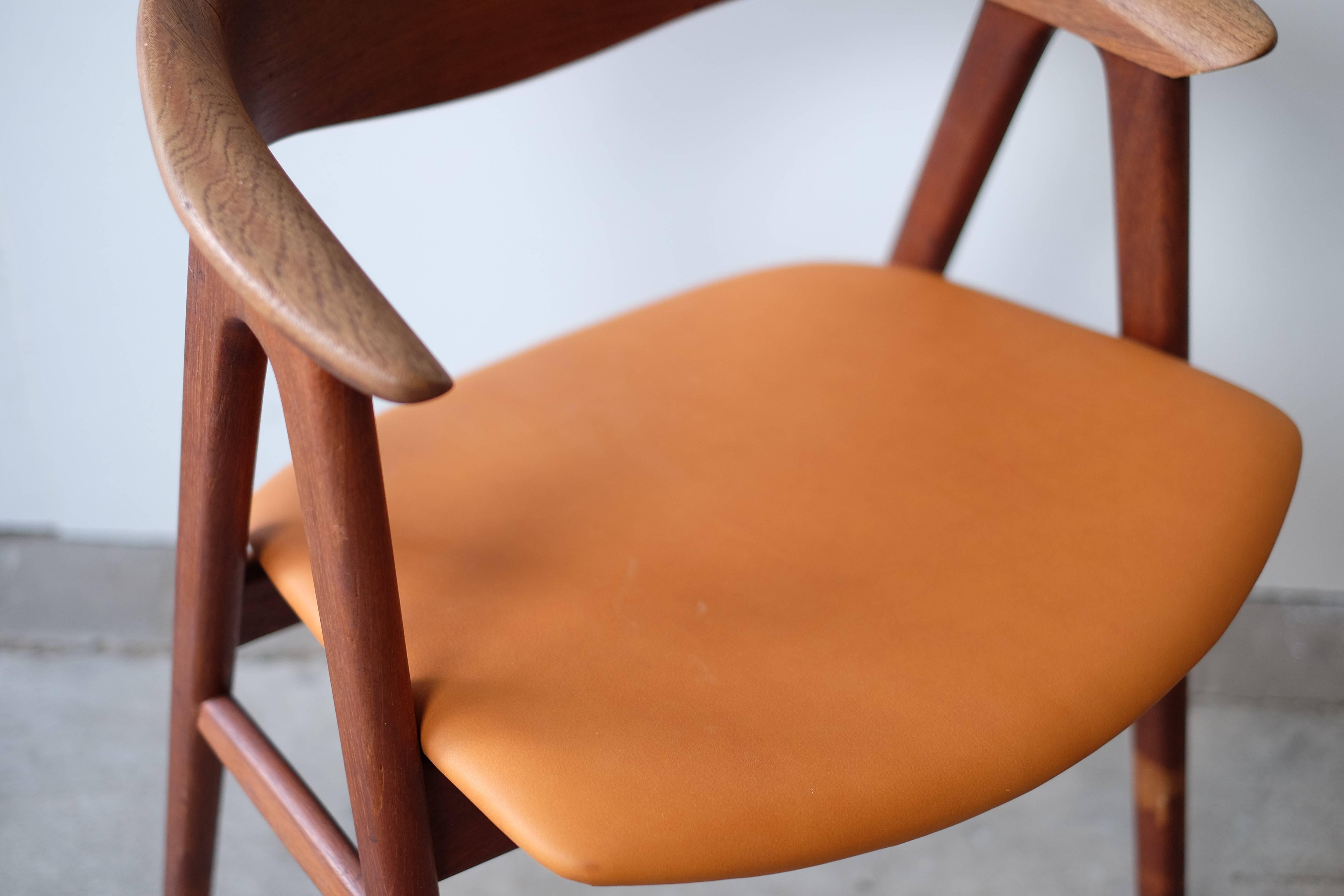 Mid-Century Modern Stunning Chair in Teak, No. 52 by Erik Kirkegaard for Høng Stolefabrik For Sale