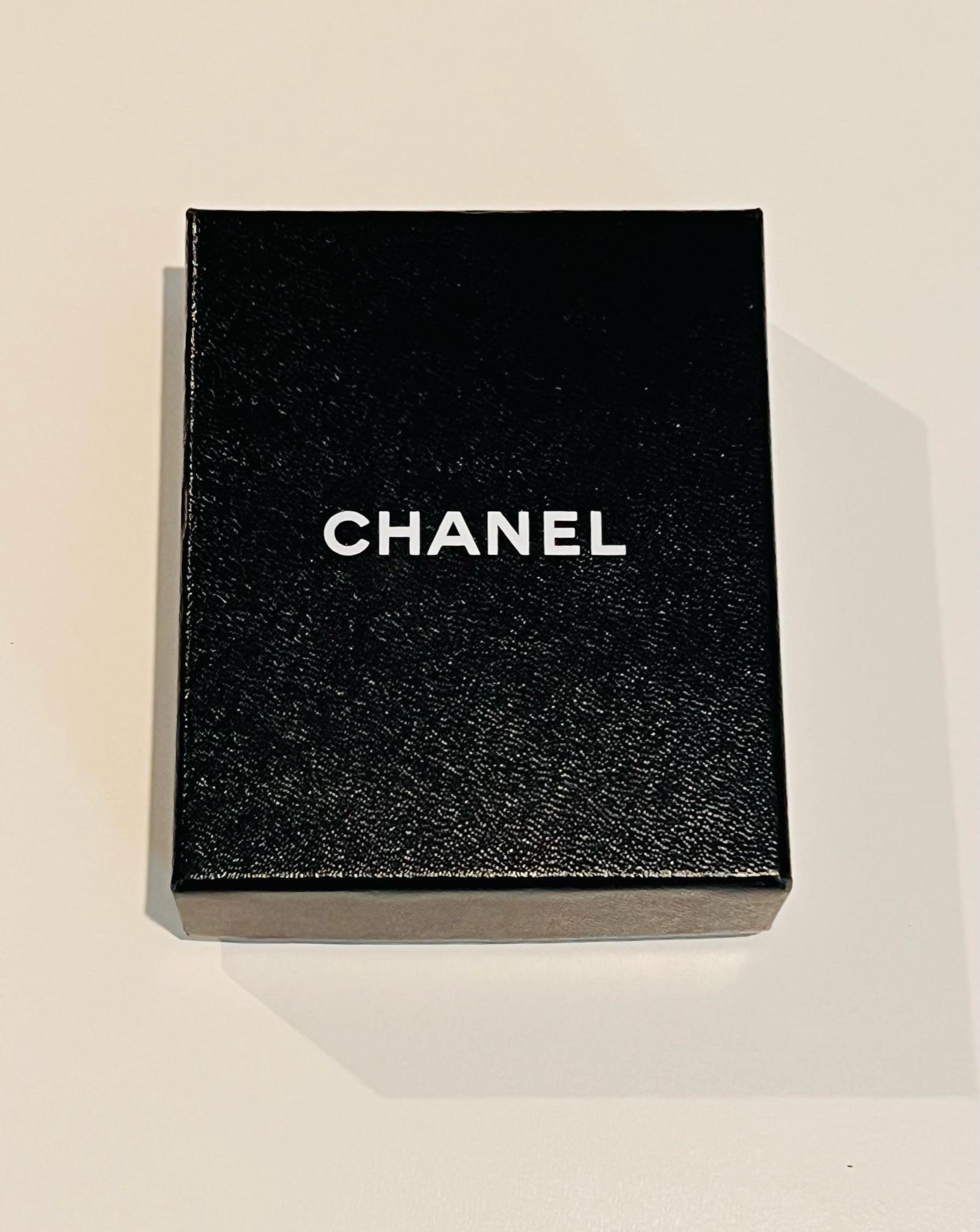 Women's Stunning CHANEL Black and Pearl earrings