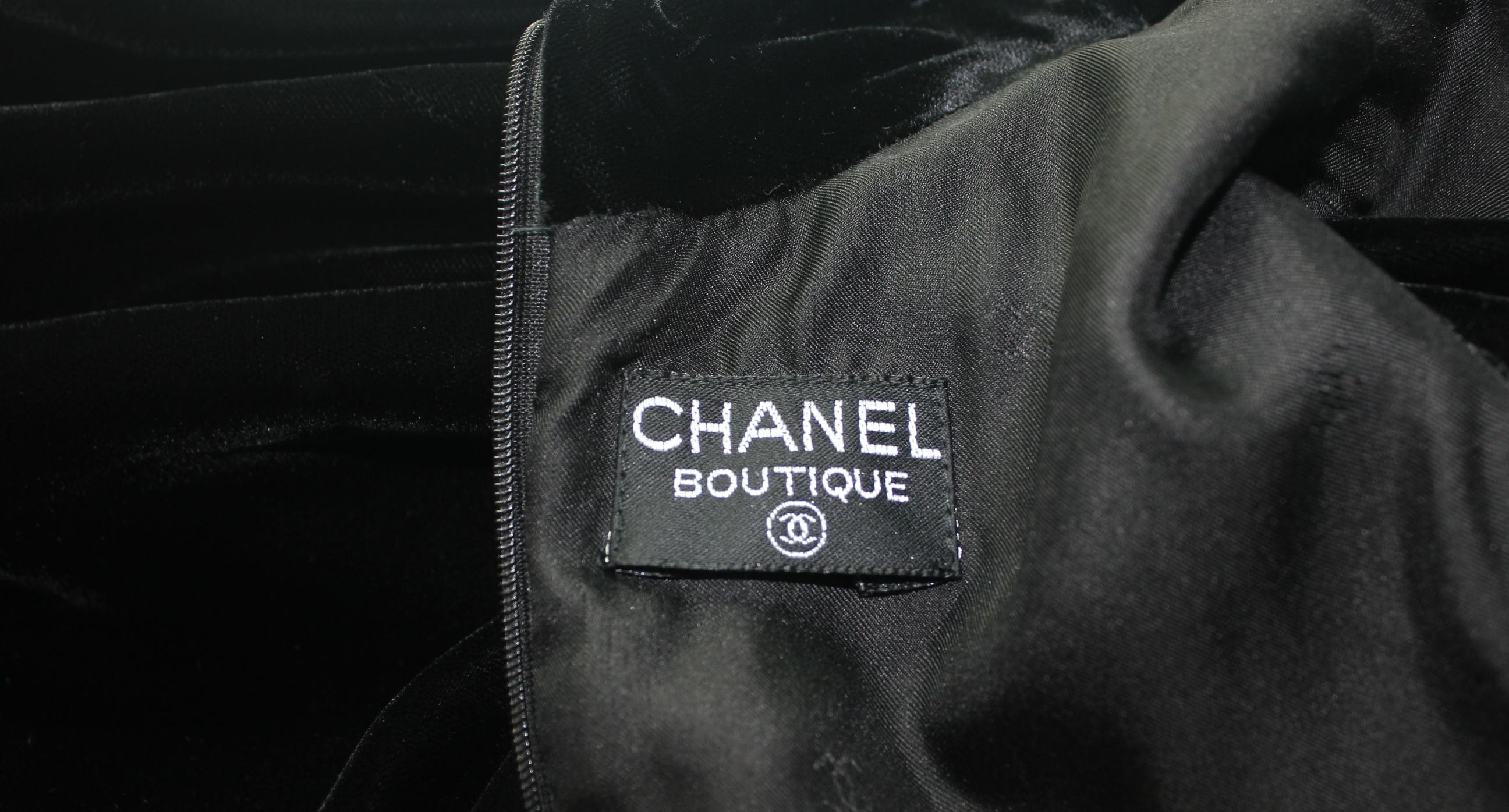 Women's Stunning Chanel Black Velvet Evening Dress Gown with Gripoix Button Details