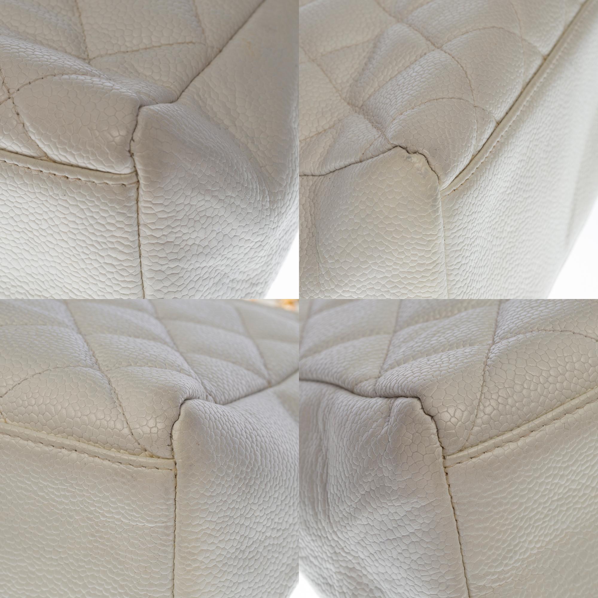 Stunning Chanel Classic shoulder bag in white caviar quilted leather, GHW 5