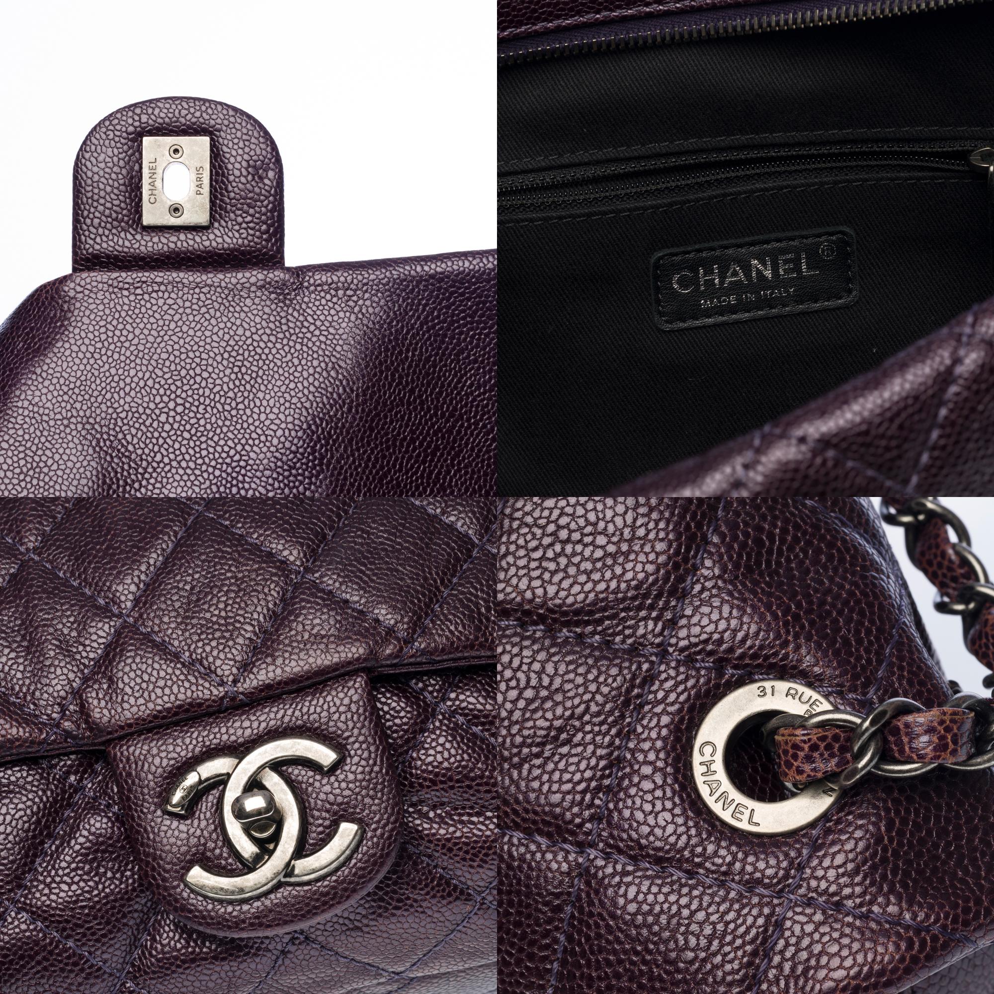 Women's Stunning Chanel Classic shoulder flap bag in purple caviar leather, SHW