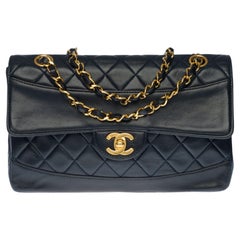 Stunning Chanel Classic single flap shoulder bag in Navy blue leather , GHW