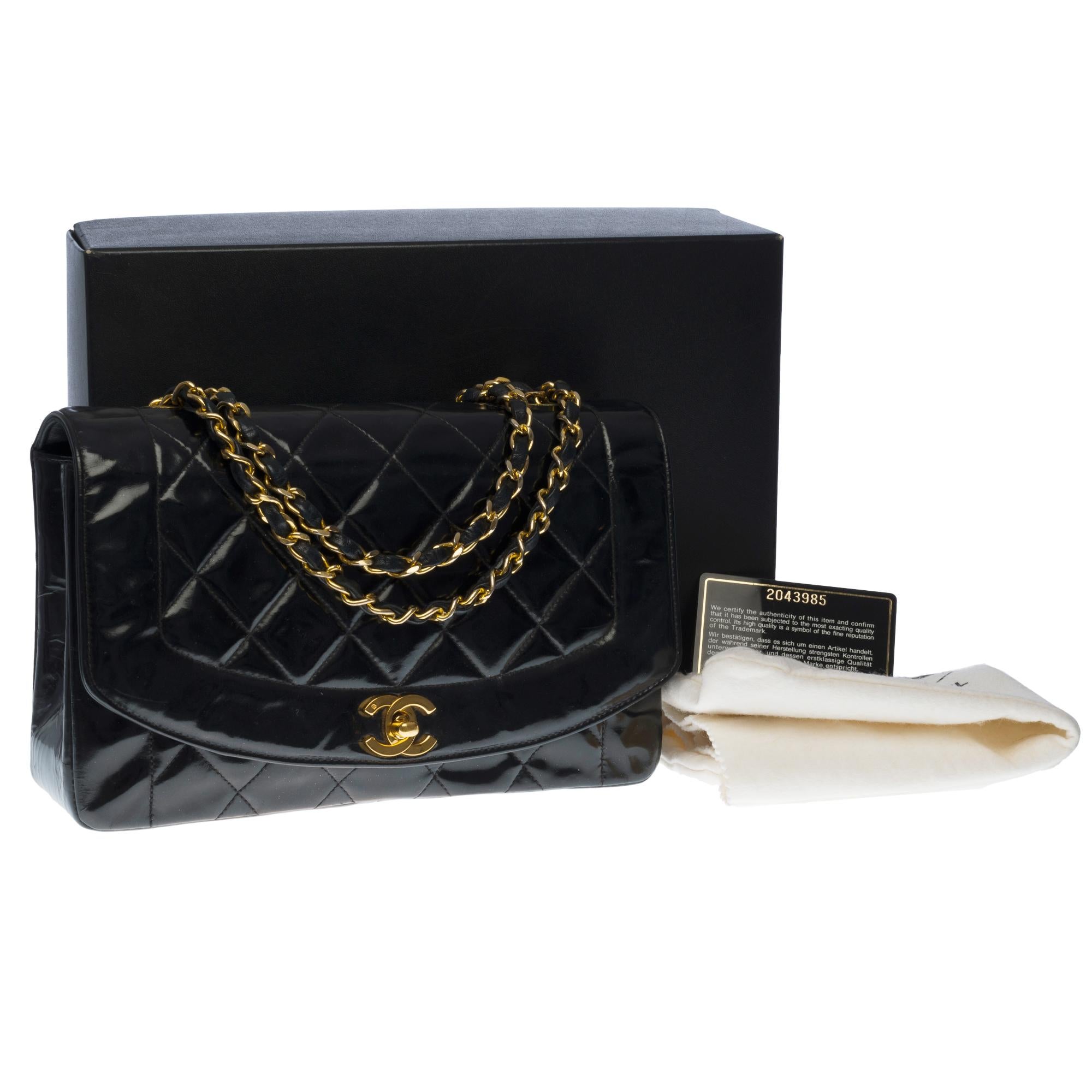 Stunning Chanel Diana Shoulder bag in black quilted patent leather and GHW 7