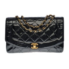Stunning Chanel Diana Shoulder bag in black quilted patent leather and GHW