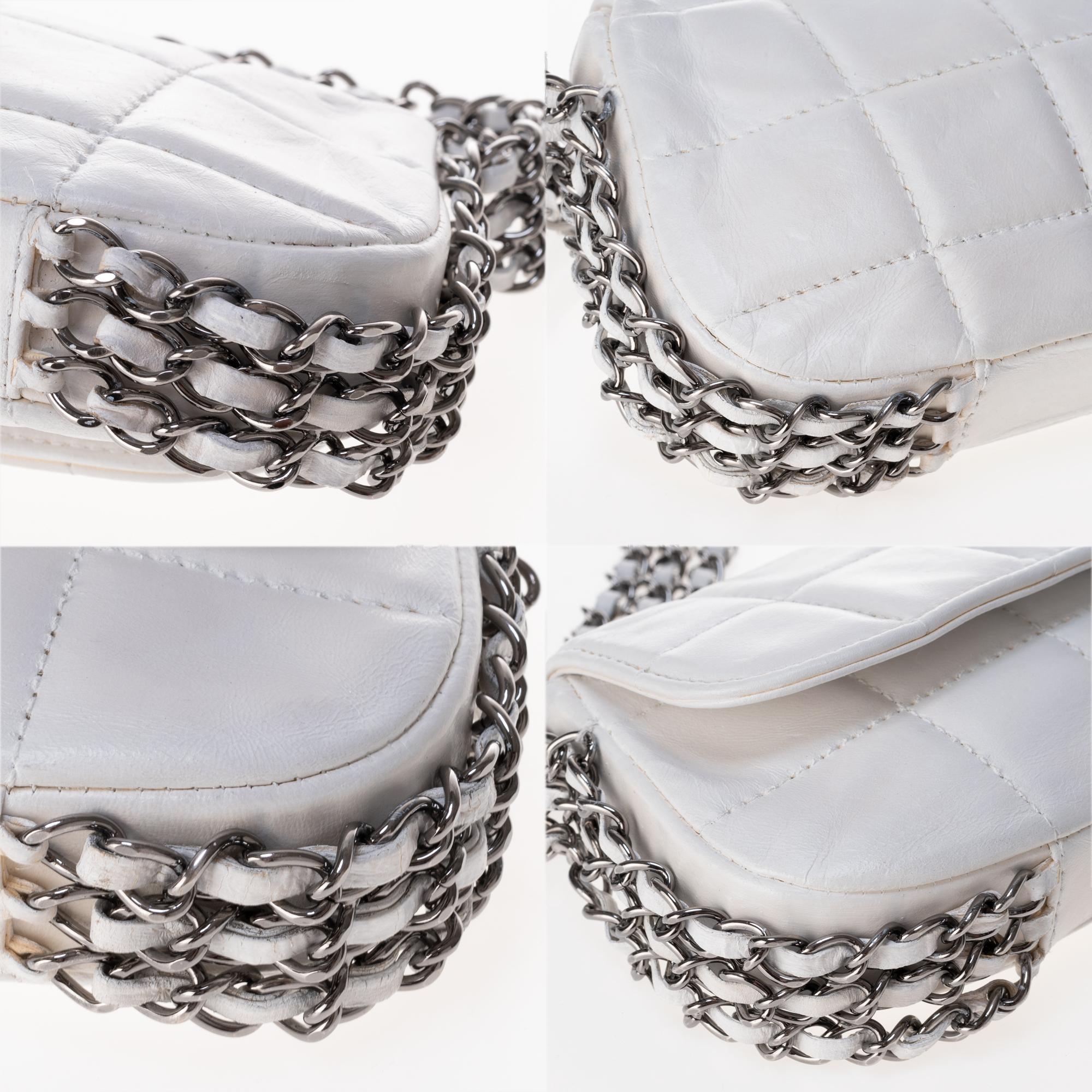 Stunning Chanel Handbag in white quilted lambskin & triple silver chain ! 1