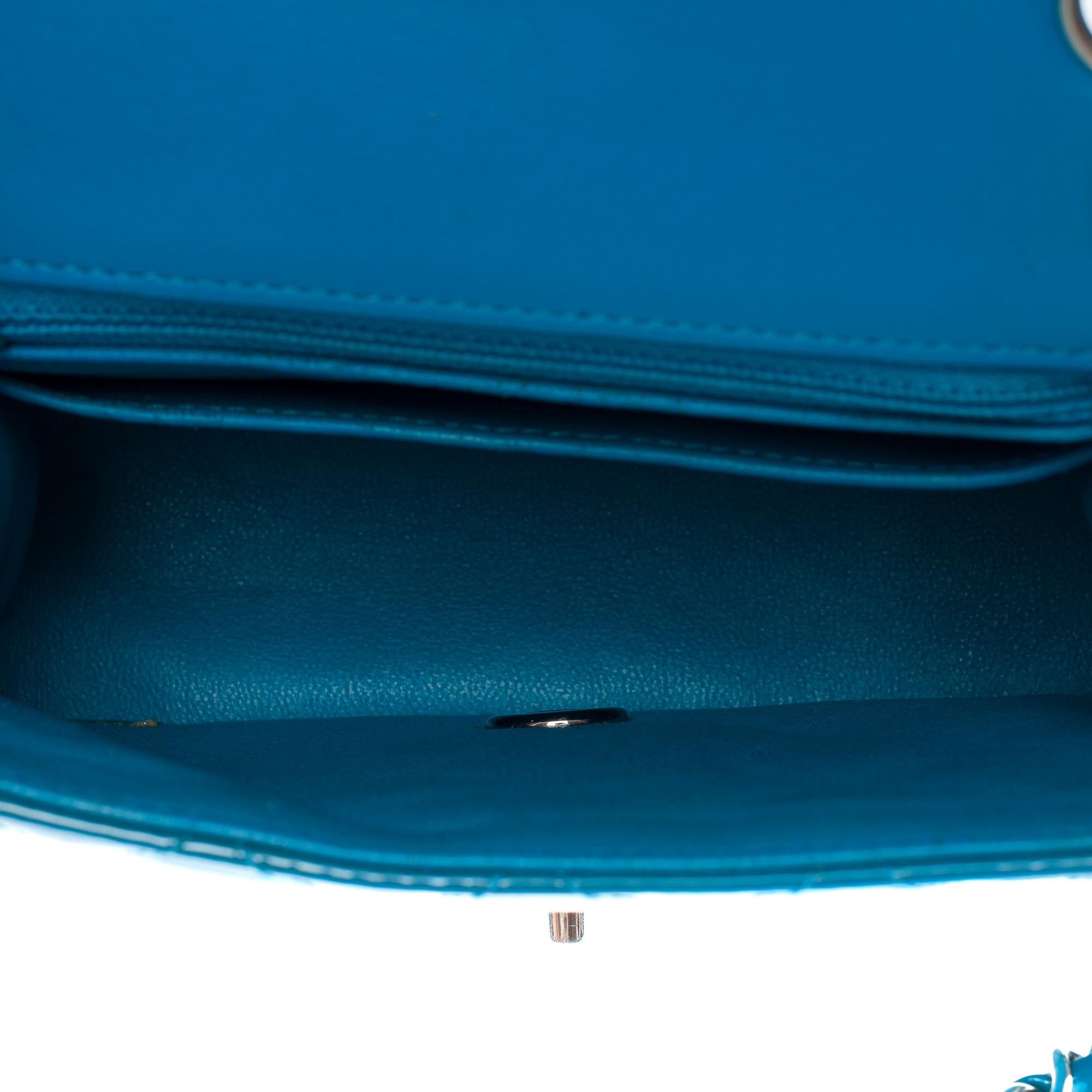 Splendida borsa a tracolla Chanel Mini Timeless in vernice trapuntata blu, SHW in vendita 3