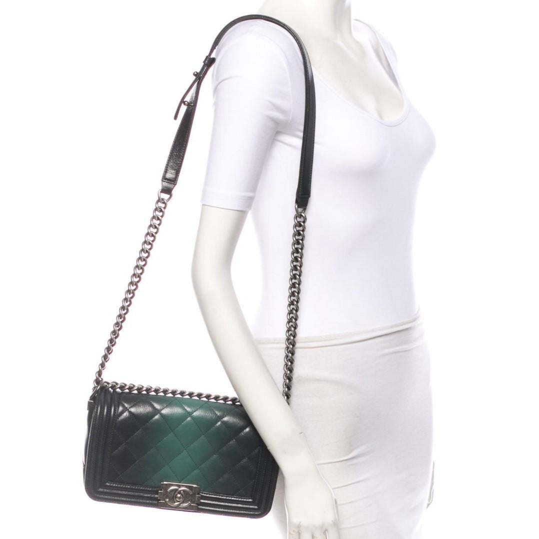 Stunning CHANEL Quilted Leather Medium Chain Boy Bag Purse For Sale 10