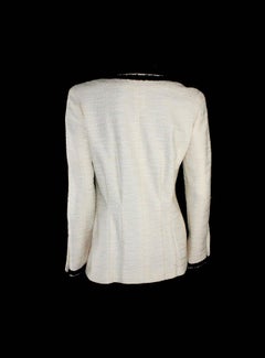 Stunning Chanel Signature Monochrome Tweed Boucle Jacket CC Logo Buttons