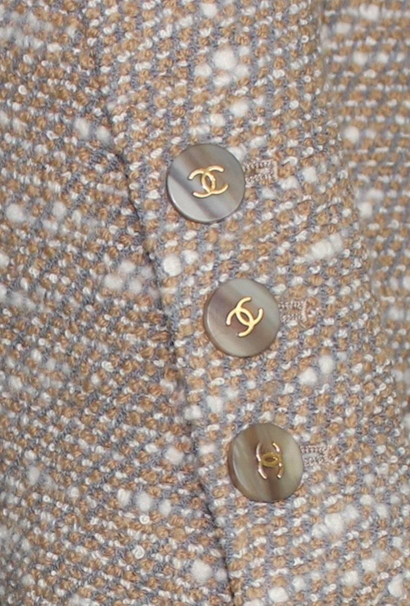 Stunning Chanel Tweed CC Logo Button Short Coat Jacket Blazer 1