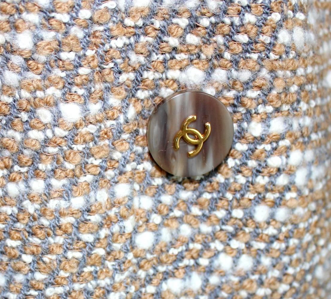 Stunning Chanel Tweed CC Logo Button Short Coat Jacket Blazer 3