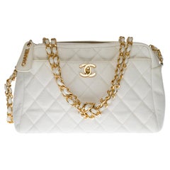 Stunning Chanel Classic shoulder bag in white caviar quilted leather, GHW