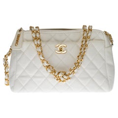 Whiting, borsa a tracolla Chanel Classic in pelle trapuntata al caviale bianco, GHW