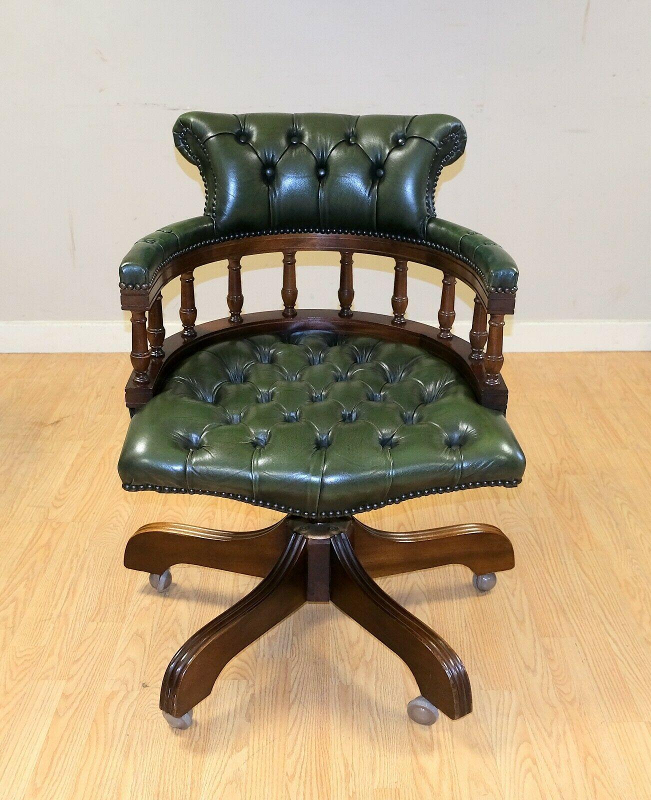 Victorian Stunning Chesterfield Fully Buttoned Green Leather Captain/ Director Chair