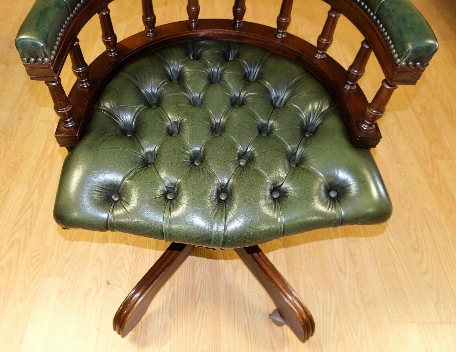 Hand-Crafted Stunning Chesterfield Fully Buttoned Green Leather Captain/ Director Chair
