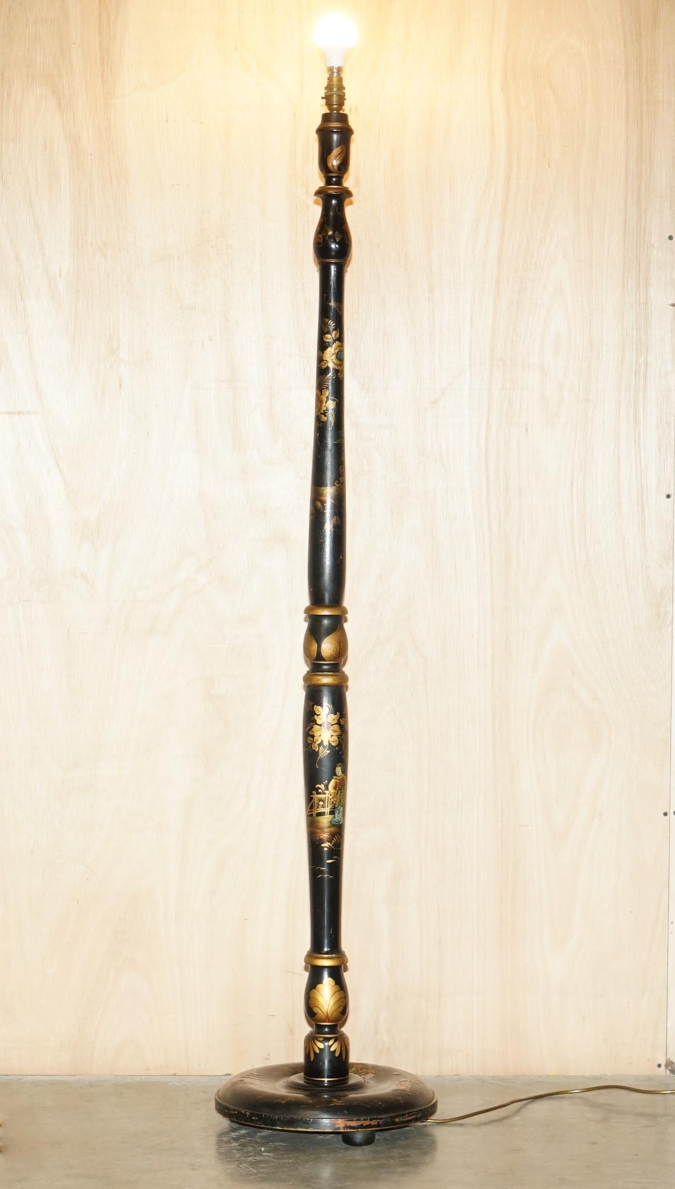 We are delighted to offer for sale this very rare hand painted and lacquered Chinese Export circa 1920's Chinoiserie floor standing lamp

The lamp has been fully rewired with new cable and plug, its in ready to go condition