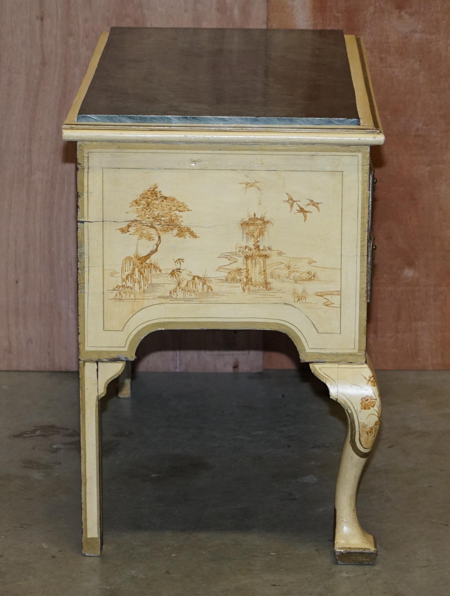 Atemberaubendes Chinoiserie-Sideboard mit Marmorplatte im chinesischen Chippendale-Stil im Angebot 7