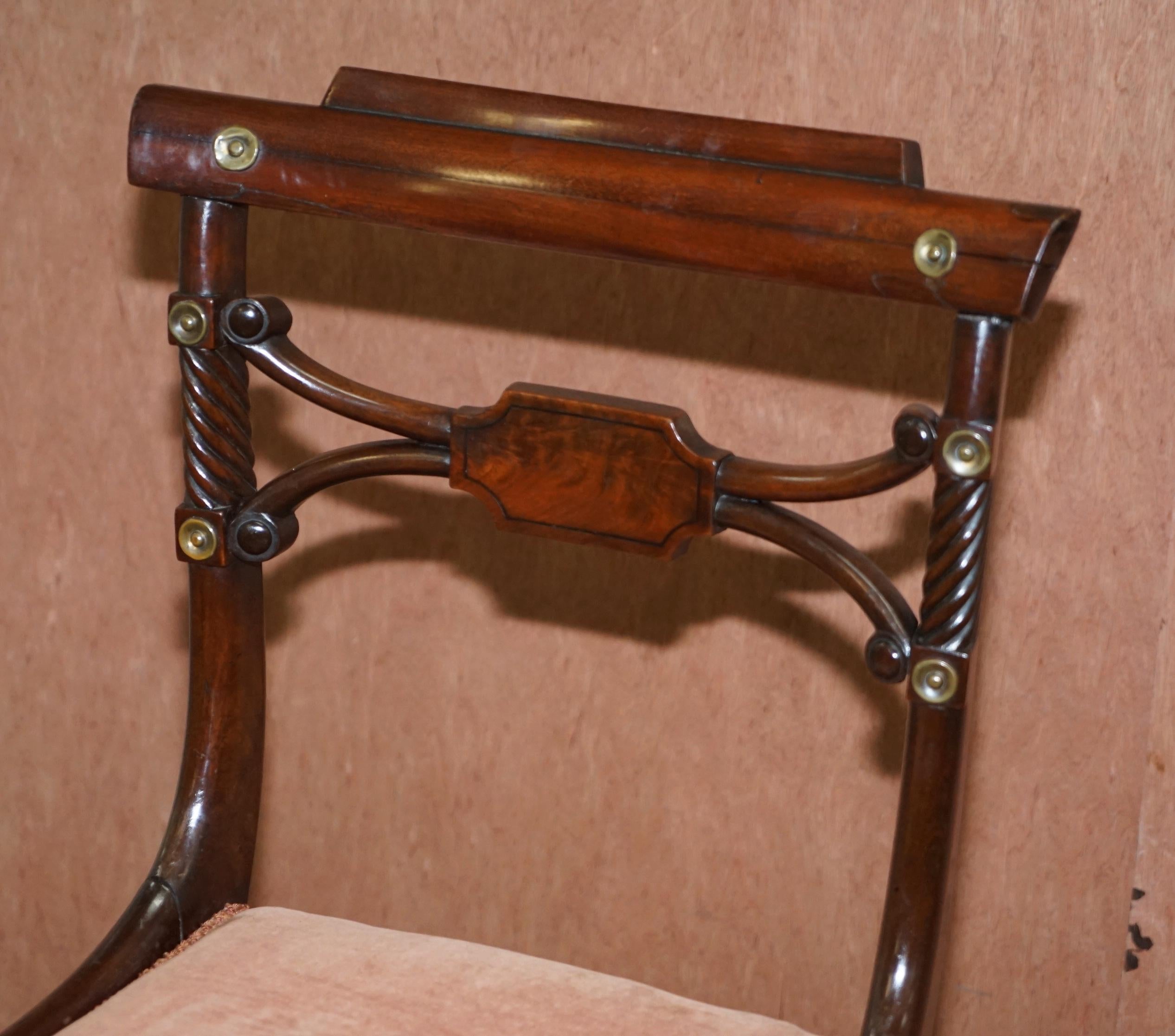 Stunning circa 1810 Regency Flamed Mahogany Dining Chair Ornately Carved Frame In Distressed Condition In West Sussex, Pulborough