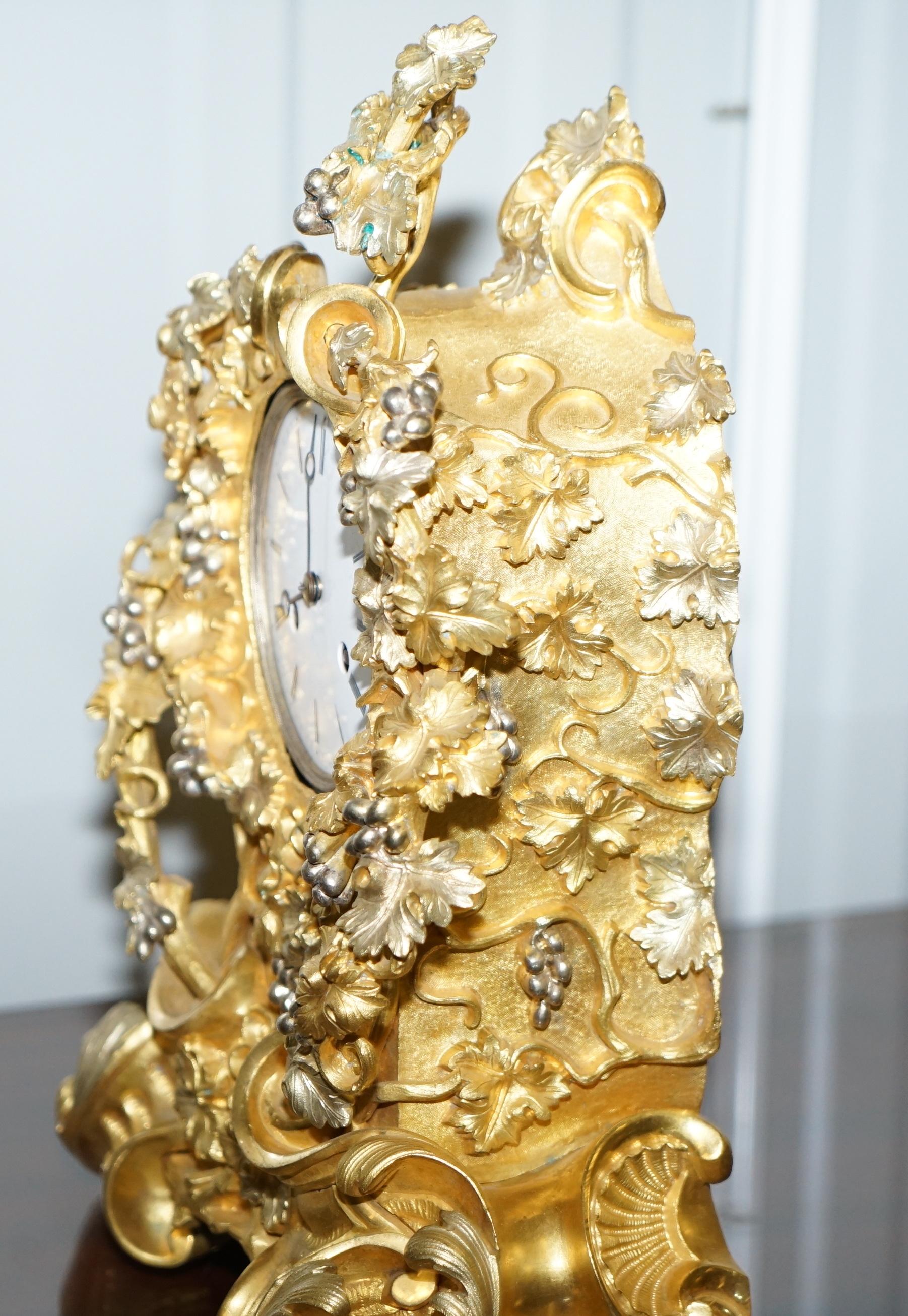Impresionante Reloj de Manto Francés de Bronce Dorado y Oro de circa 1860 Gran Pieza Decorativa en venta 11